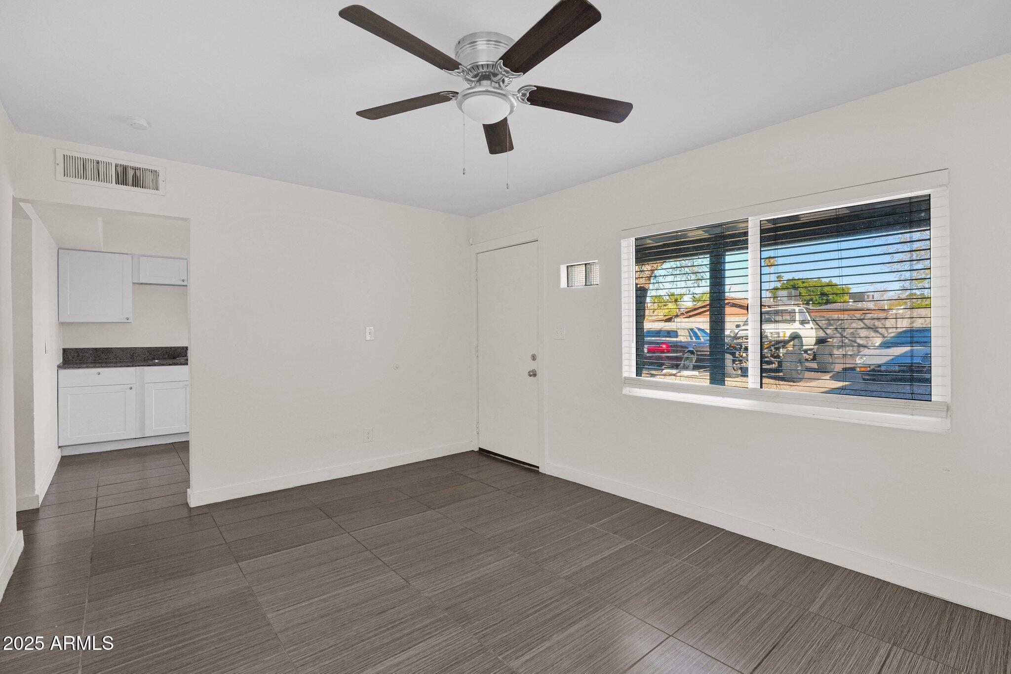 9215 N 13TH Place