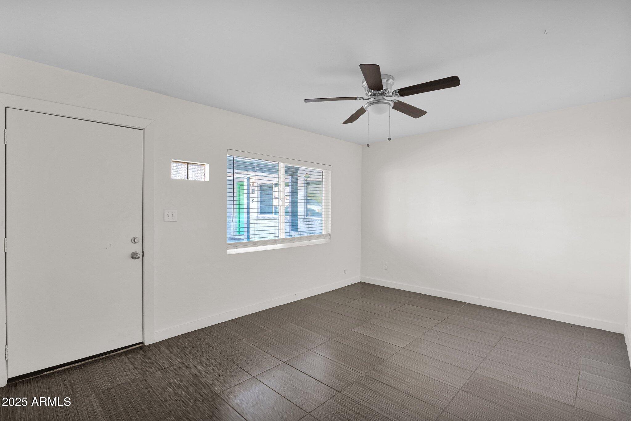 9215 N 13TH Place