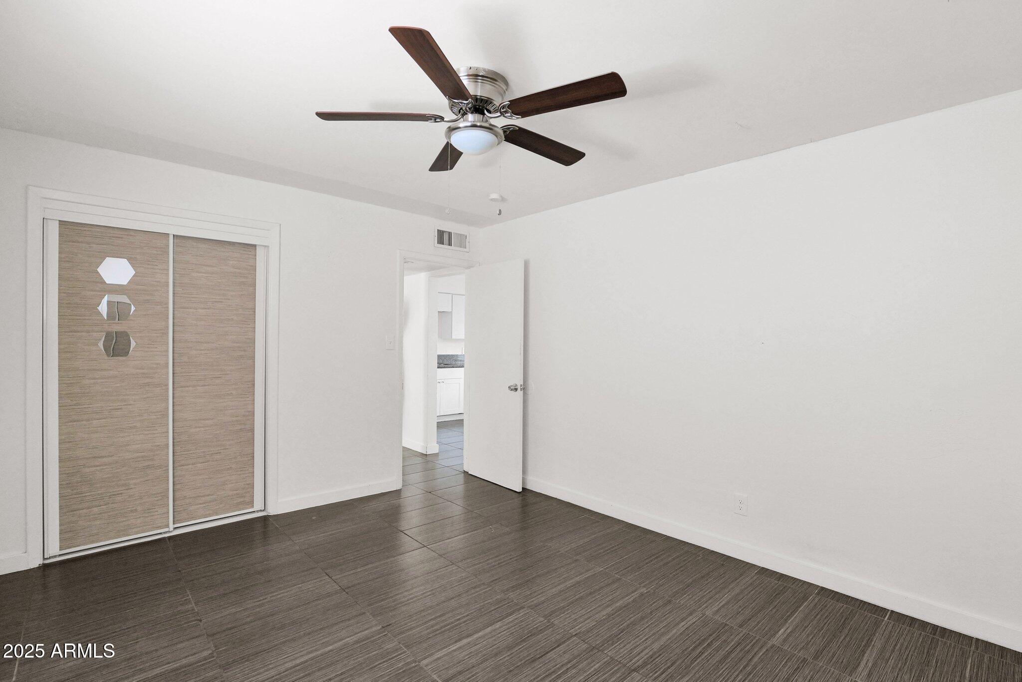 9215 N 13TH Place