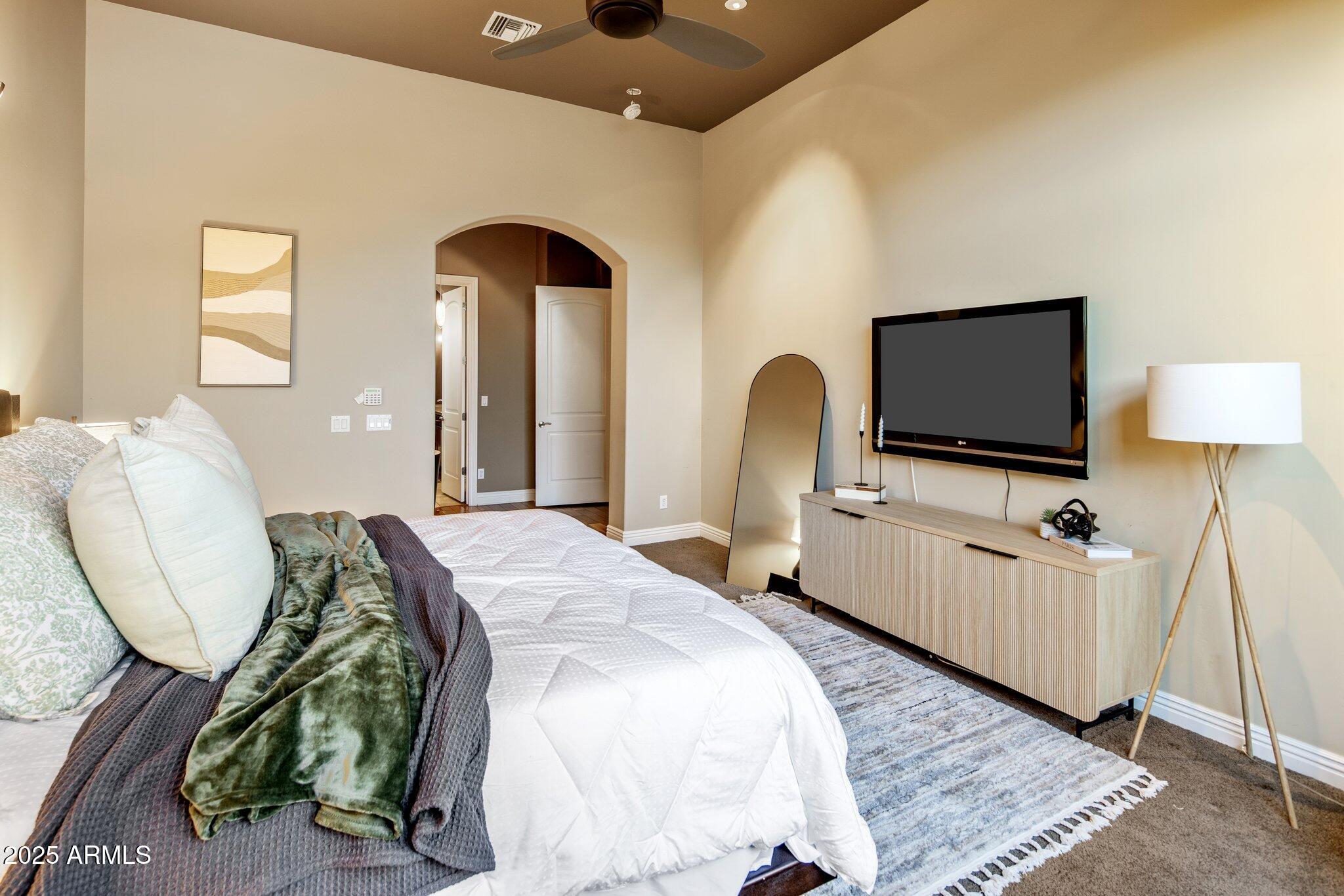 9887 E EDGESTONE Drive