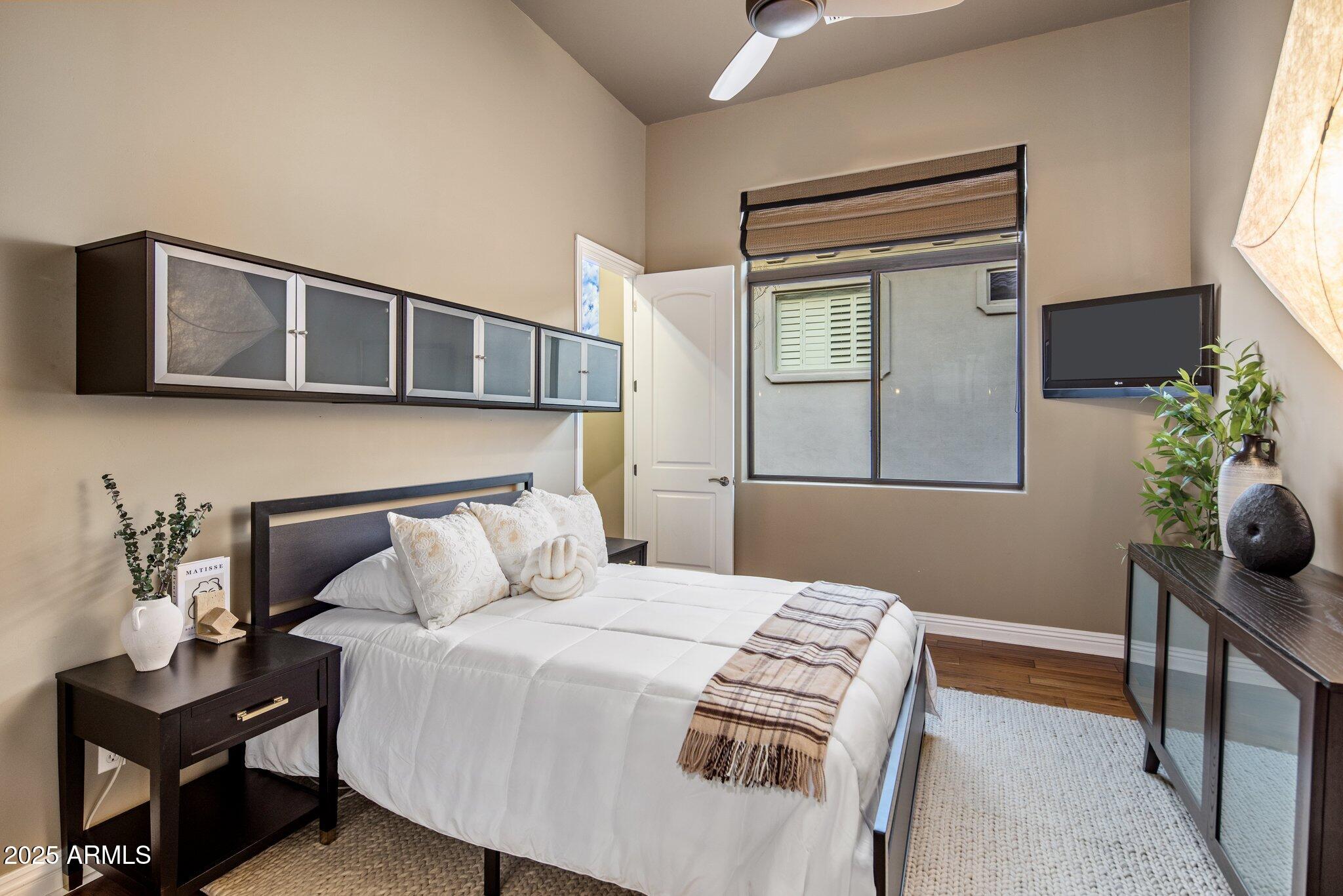 9887 E EDGESTONE Drive