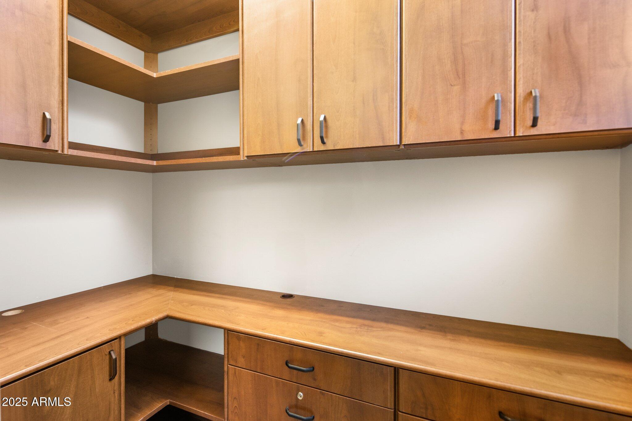 9887 E EDGESTONE Drive