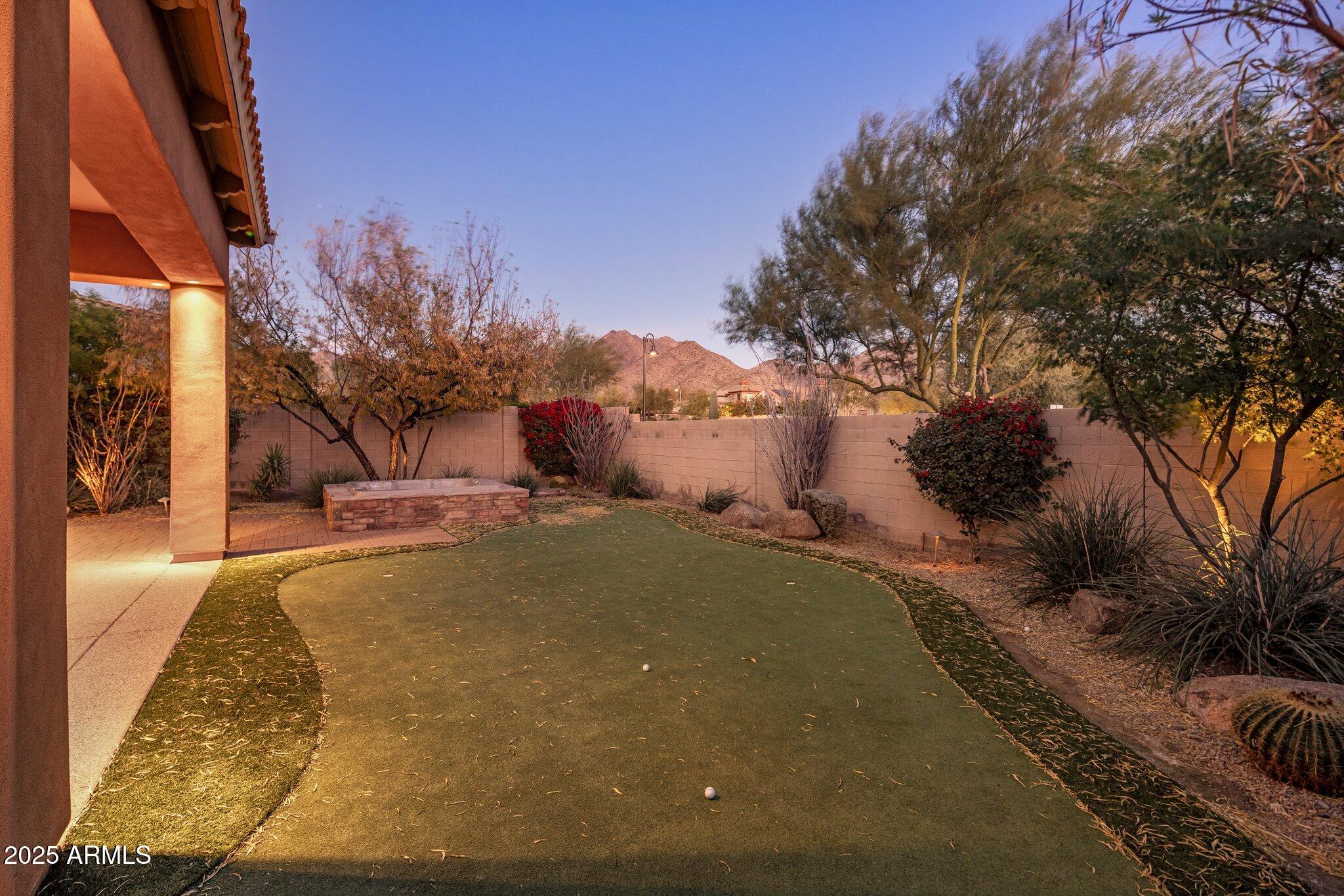 9887 E EDGESTONE Drive