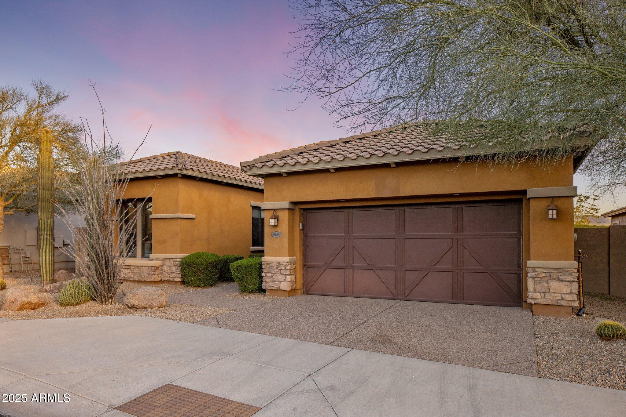 9887 E EDGESTONE Drive