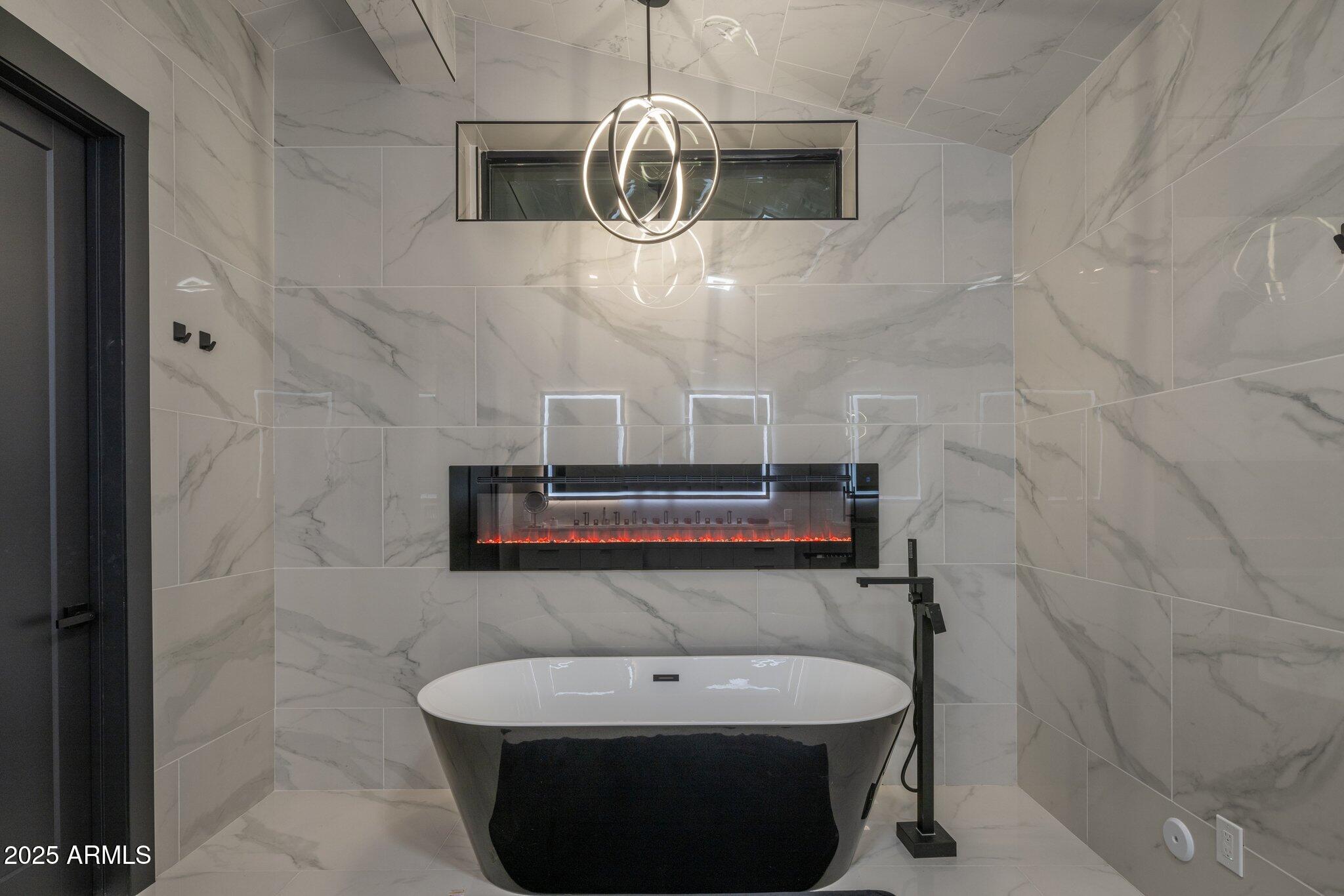 7223 N BLACK ROCK Trail