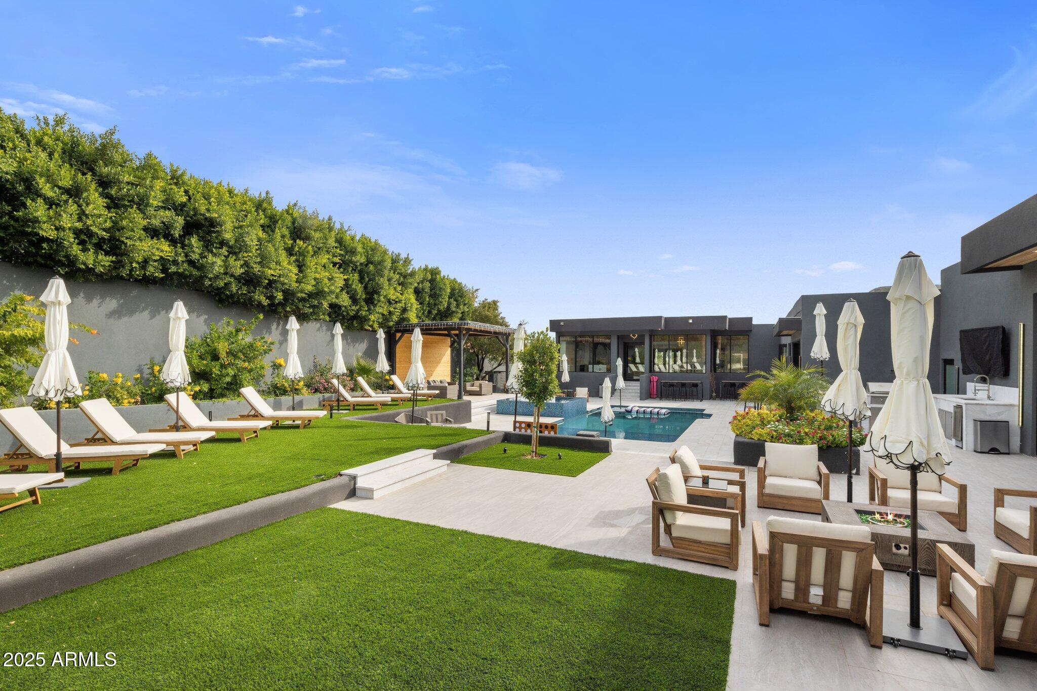 7223 N BLACK ROCK Trail