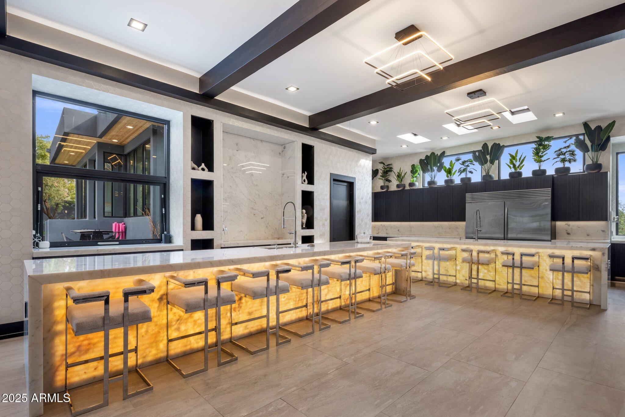 7223 N BLACK ROCK Trail