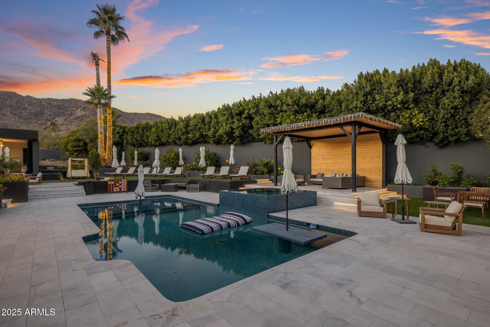 7223 N BLACK ROCK Trail