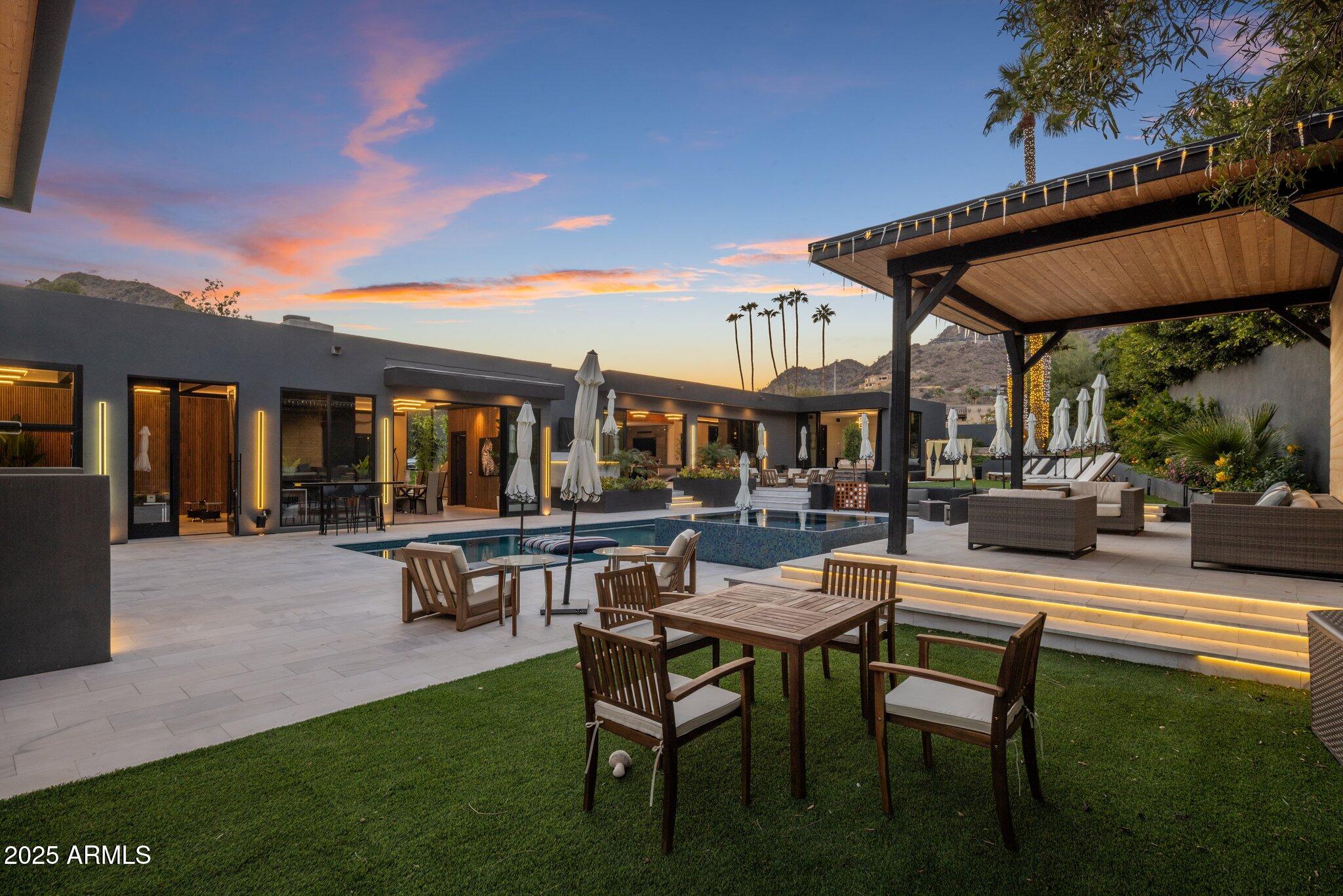 7223 N BLACK ROCK Trail