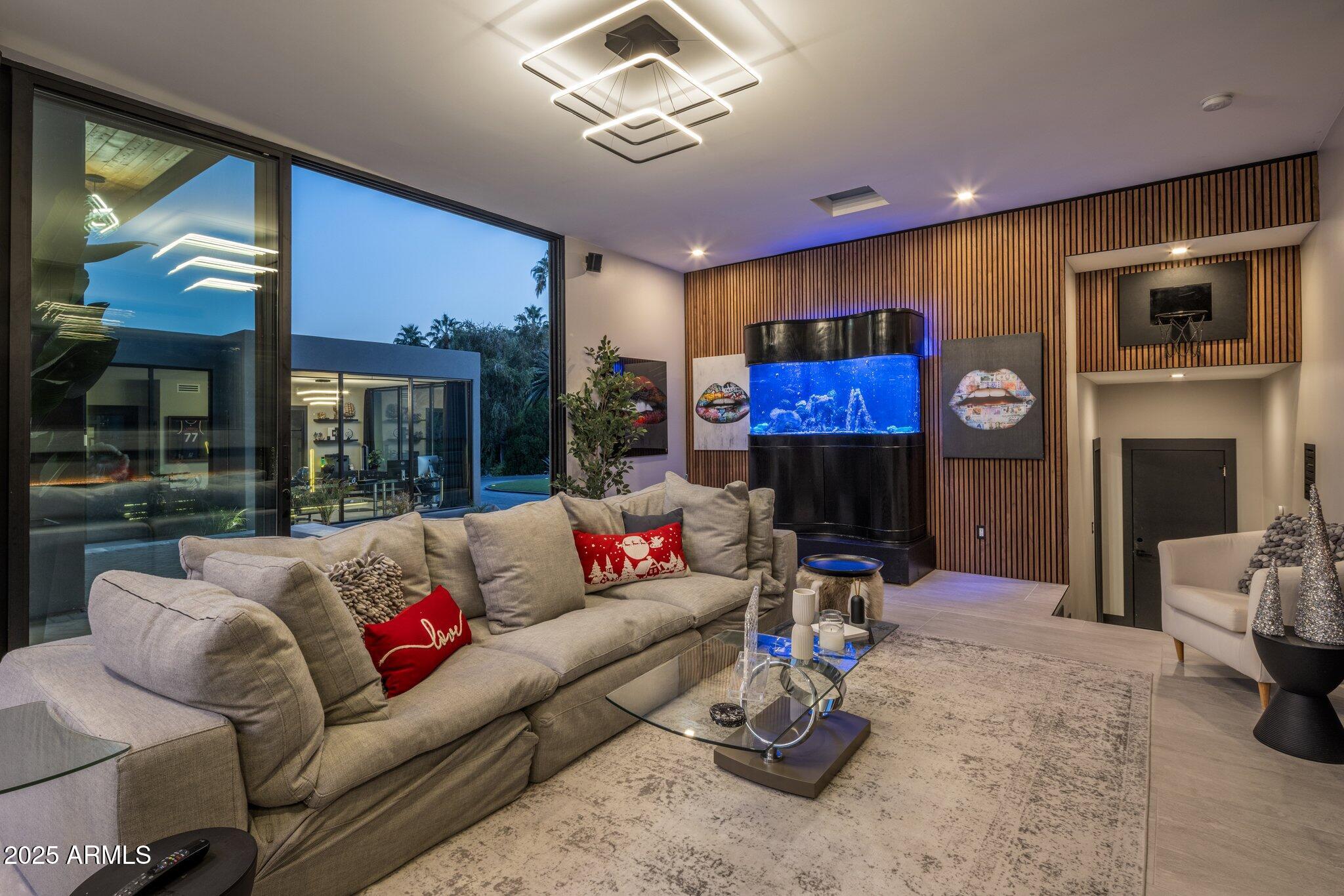 7223 N BLACK ROCK Trail