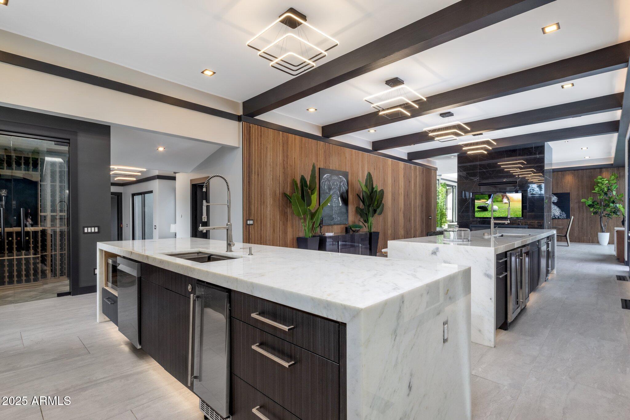 7223 N BLACK ROCK Trail