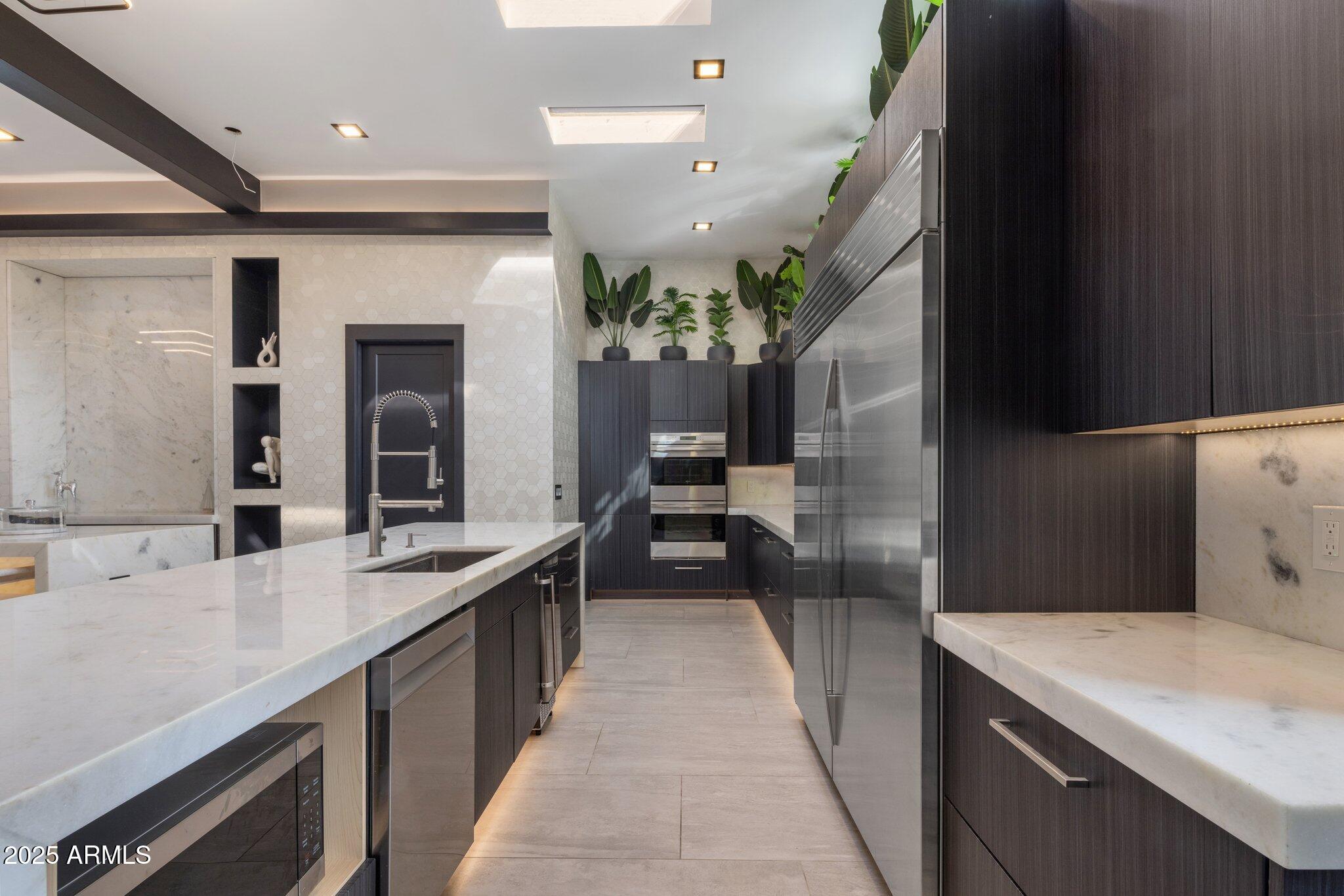 7223 N BLACK ROCK Trail