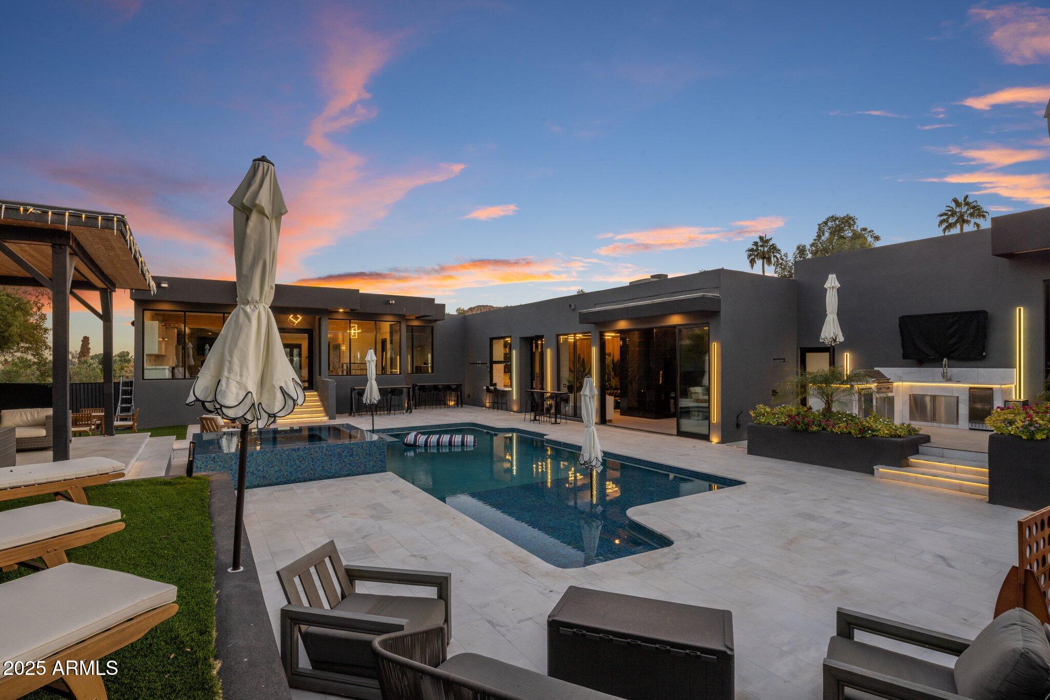 7223 N BLACK ROCK Trail