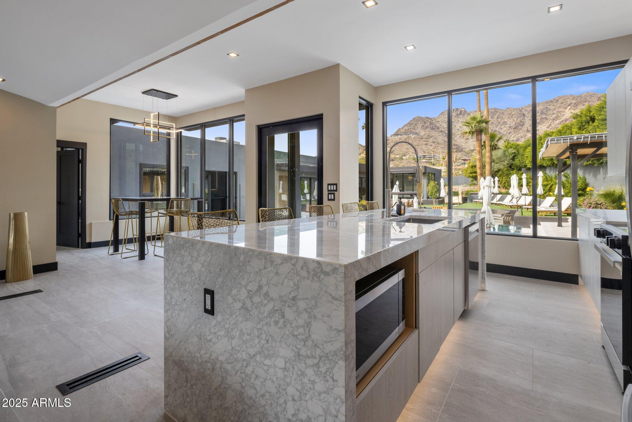 7223 N BLACK ROCK Trail