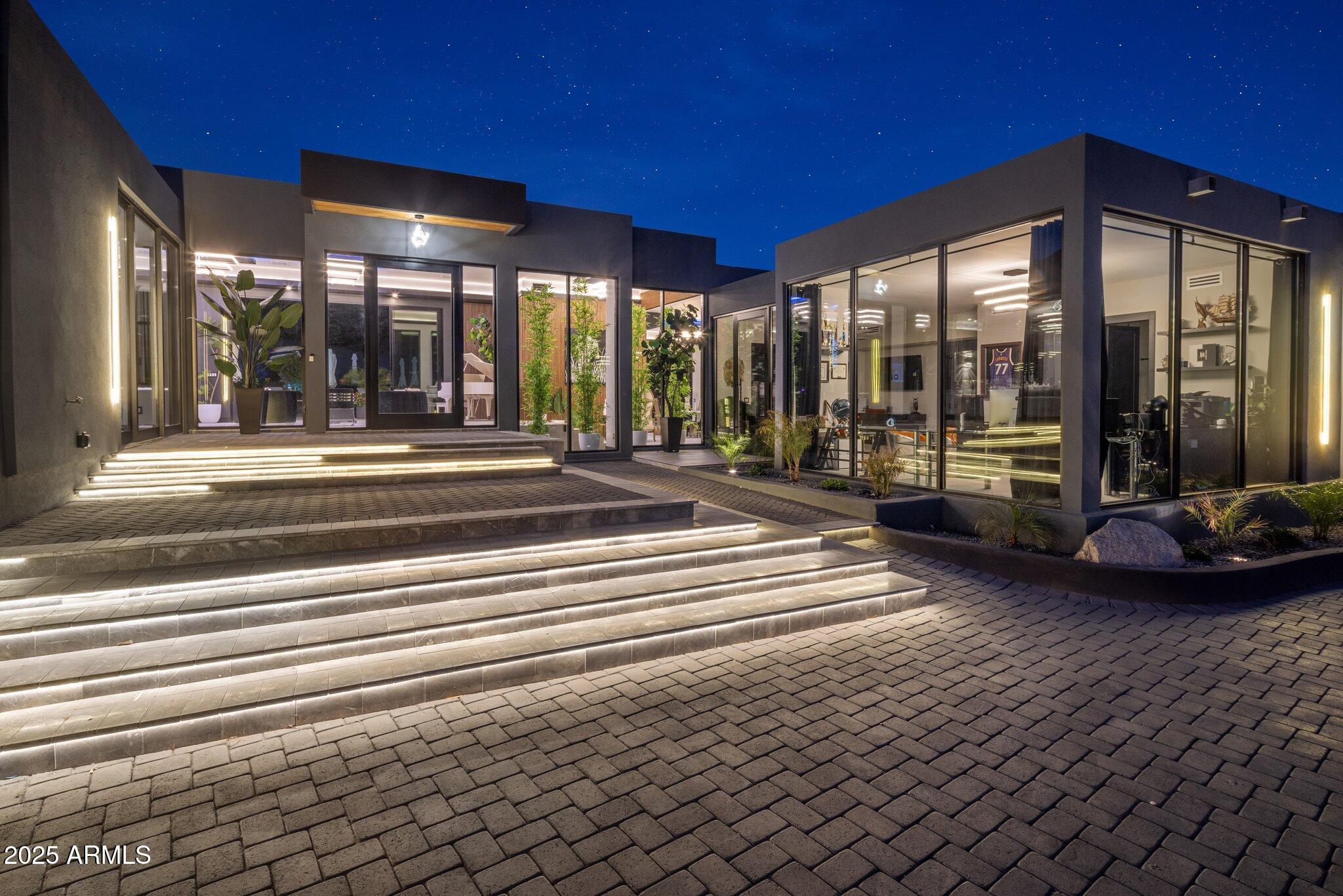 7223 N BLACK ROCK Trail