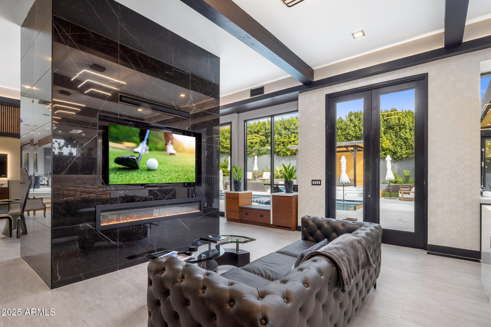 7223 N BLACK ROCK Trail