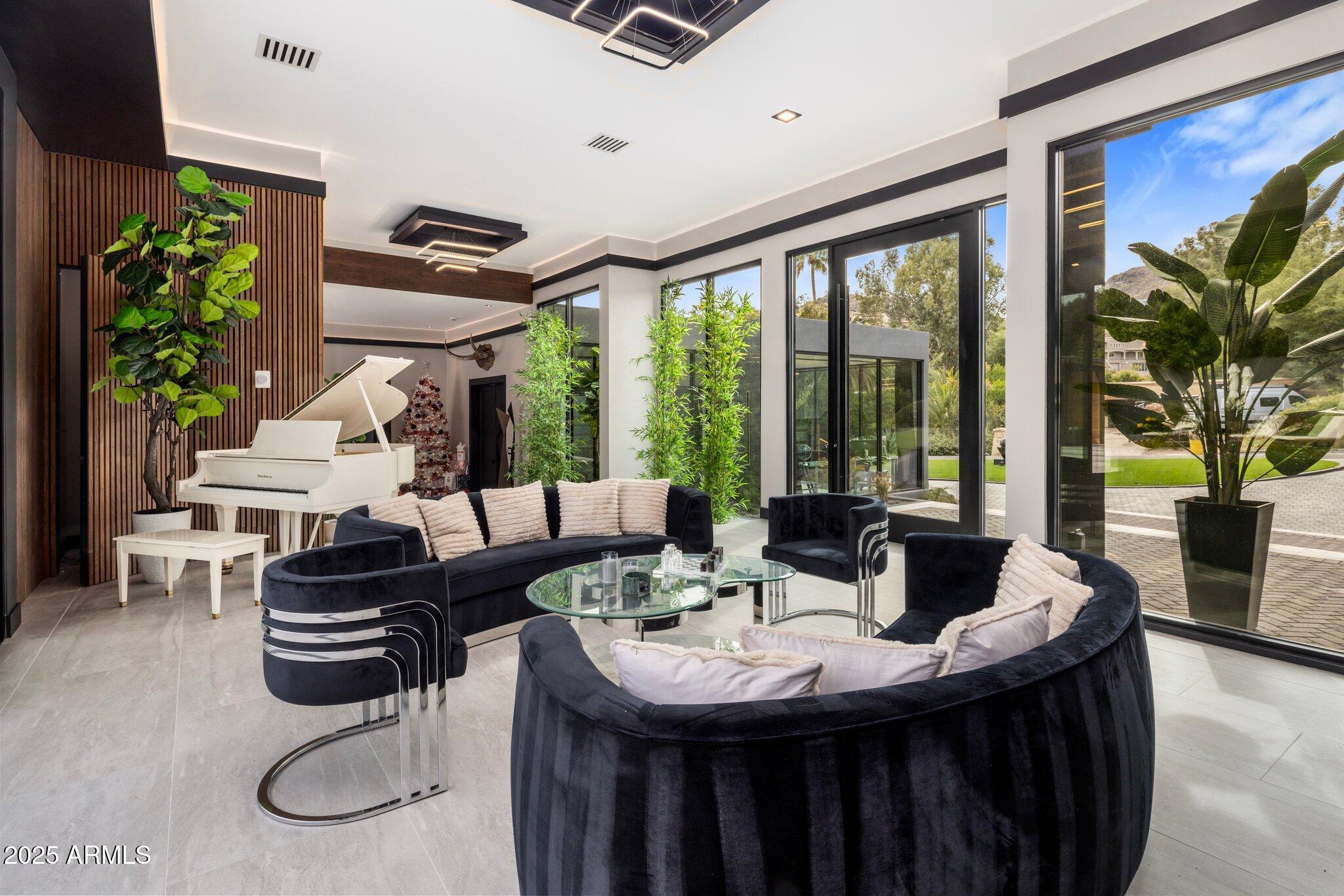 7223 N BLACK ROCK Trail