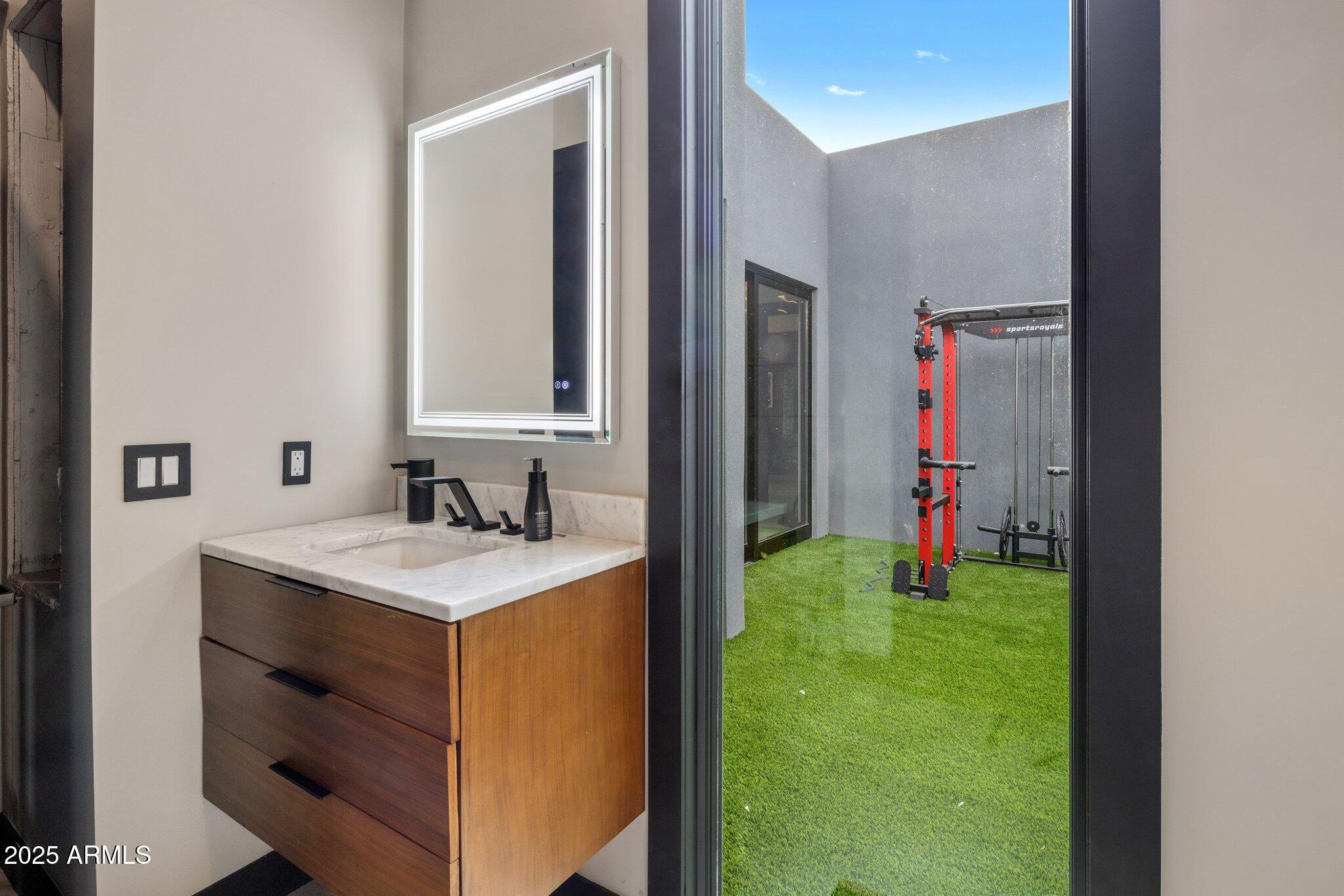 7223 N BLACK ROCK Trail