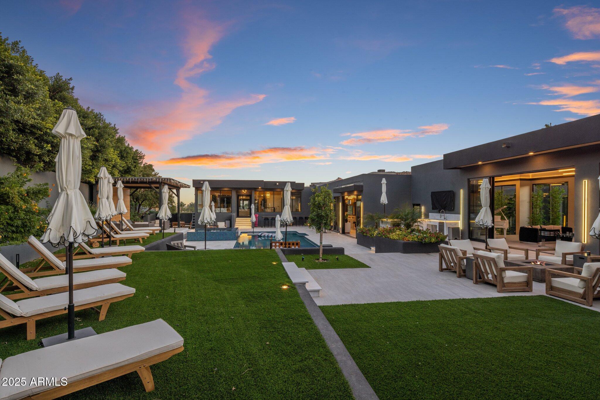 7223 N BLACK ROCK Trail