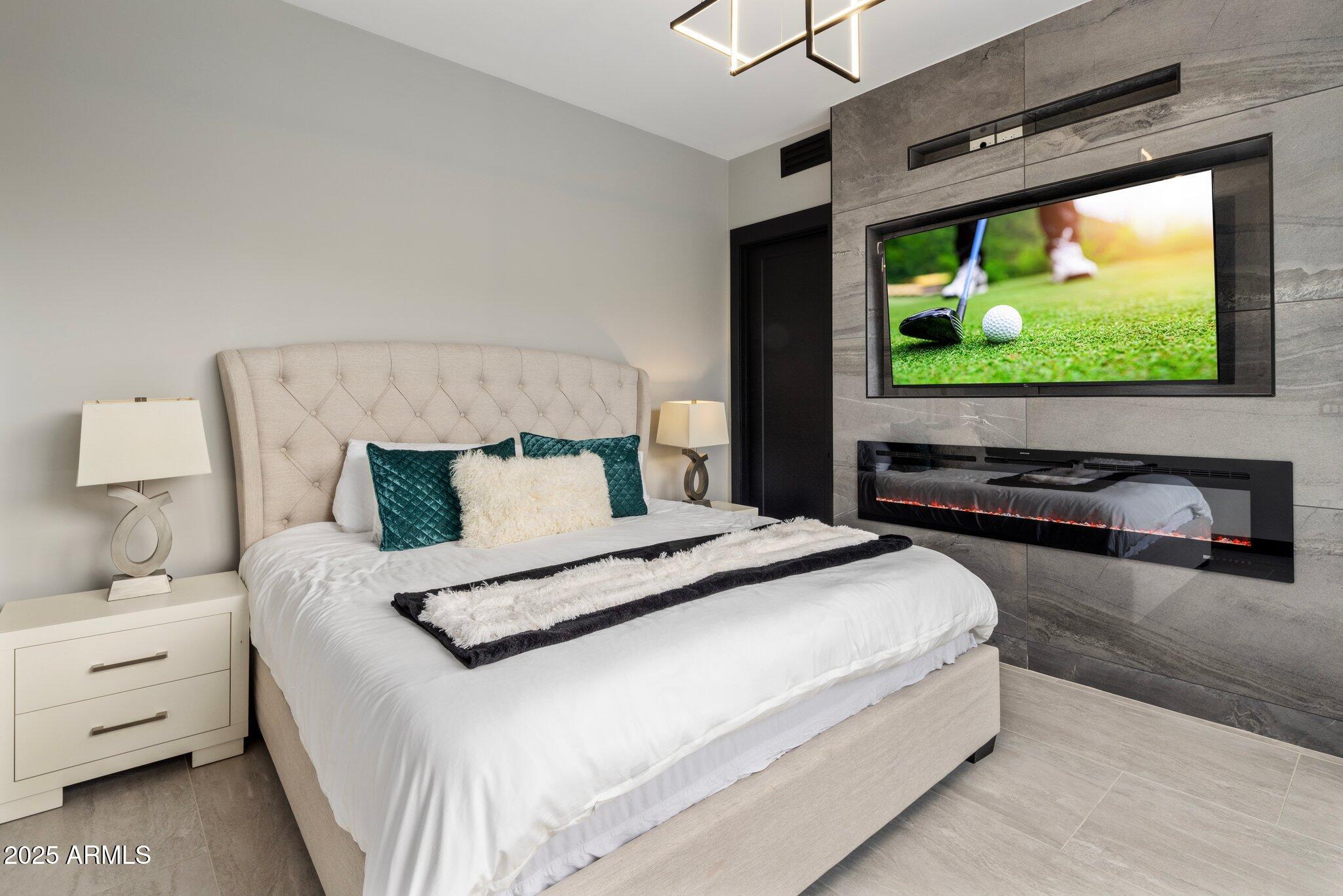 7223 N BLACK ROCK Trail