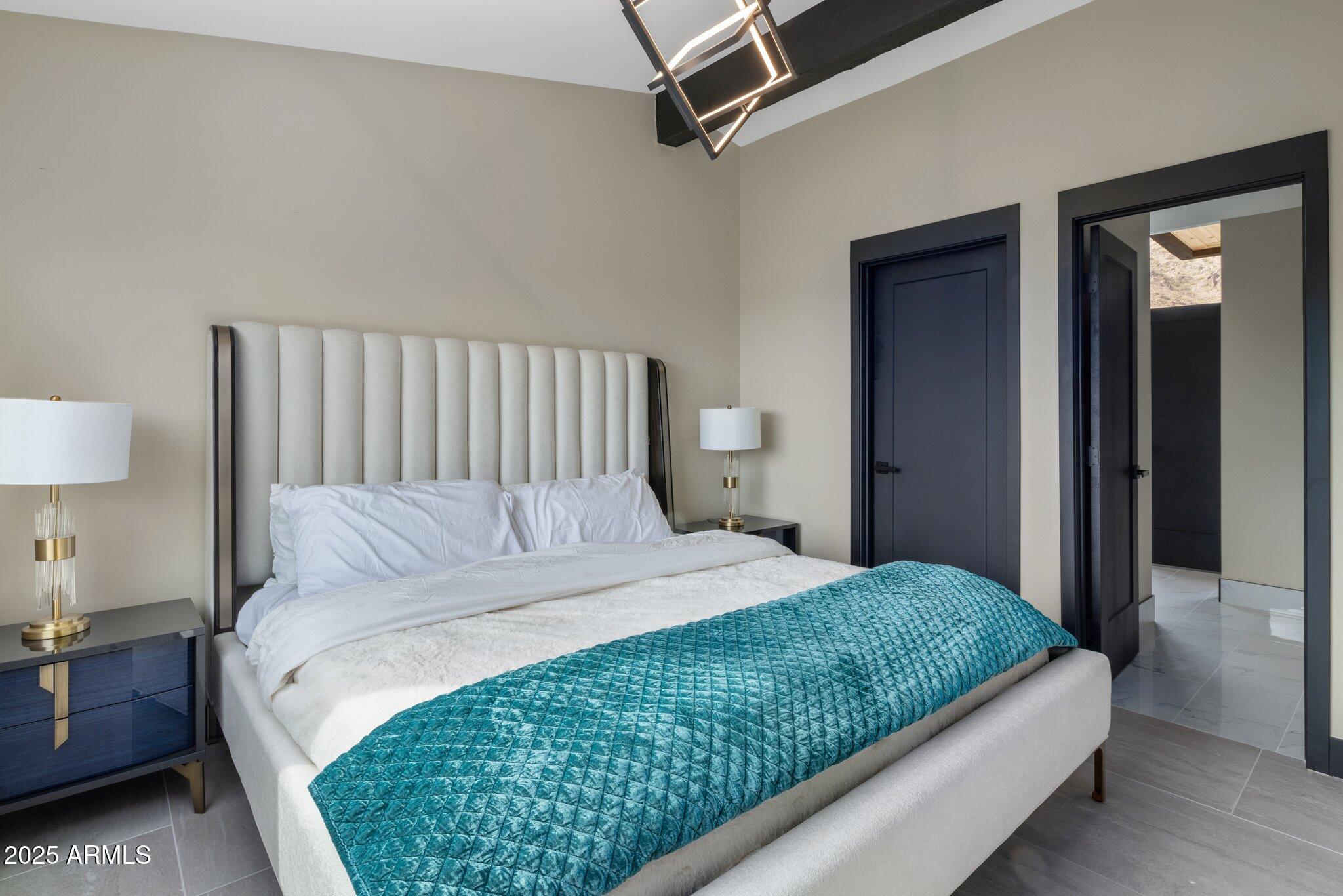 7223 N BLACK ROCK Trail