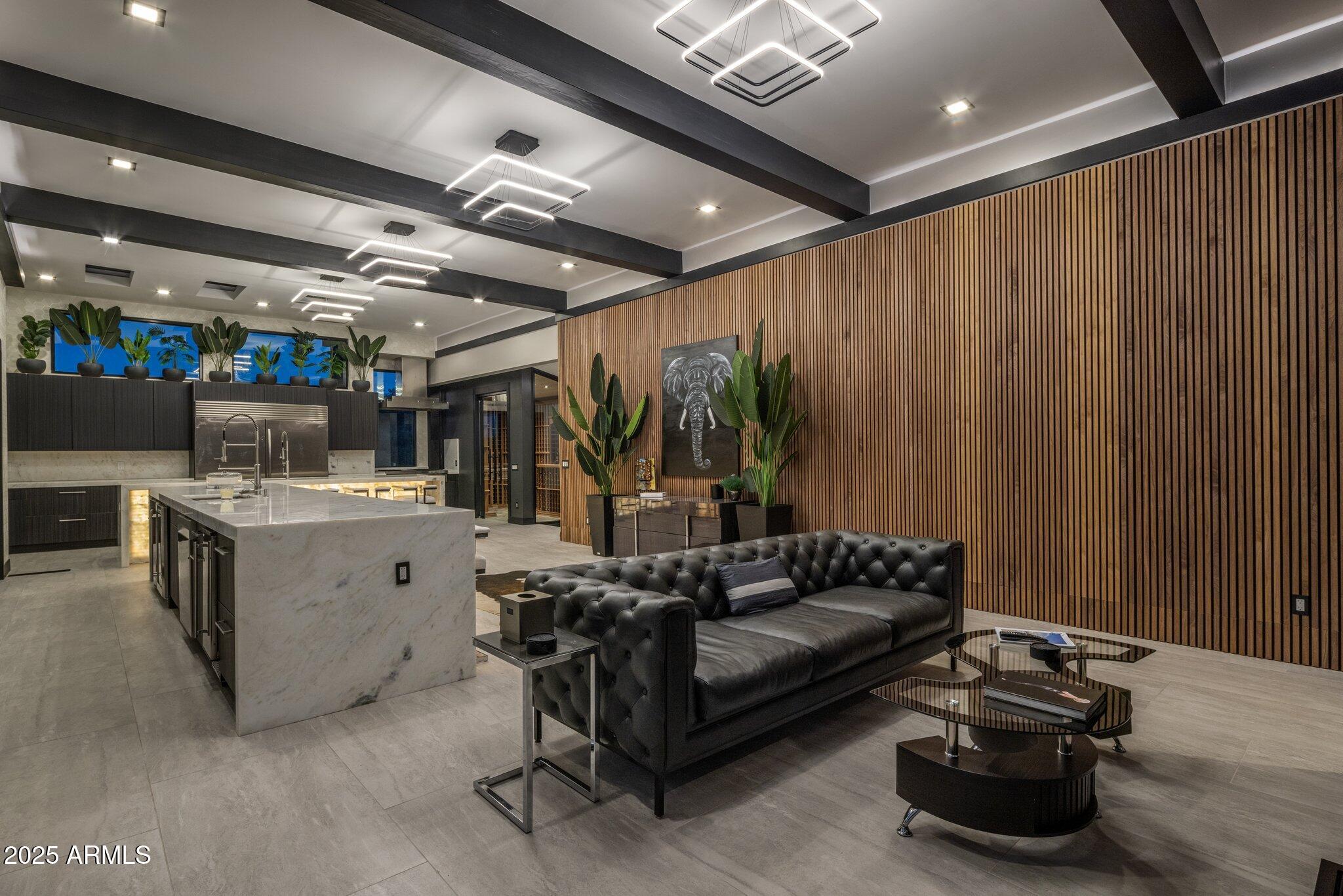 7223 N BLACK ROCK Trail