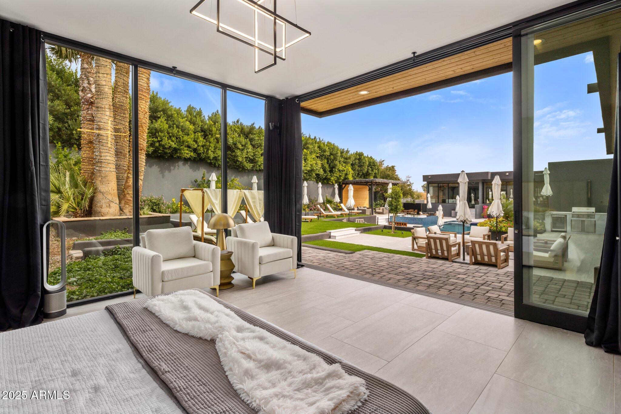 7223 N BLACK ROCK Trail