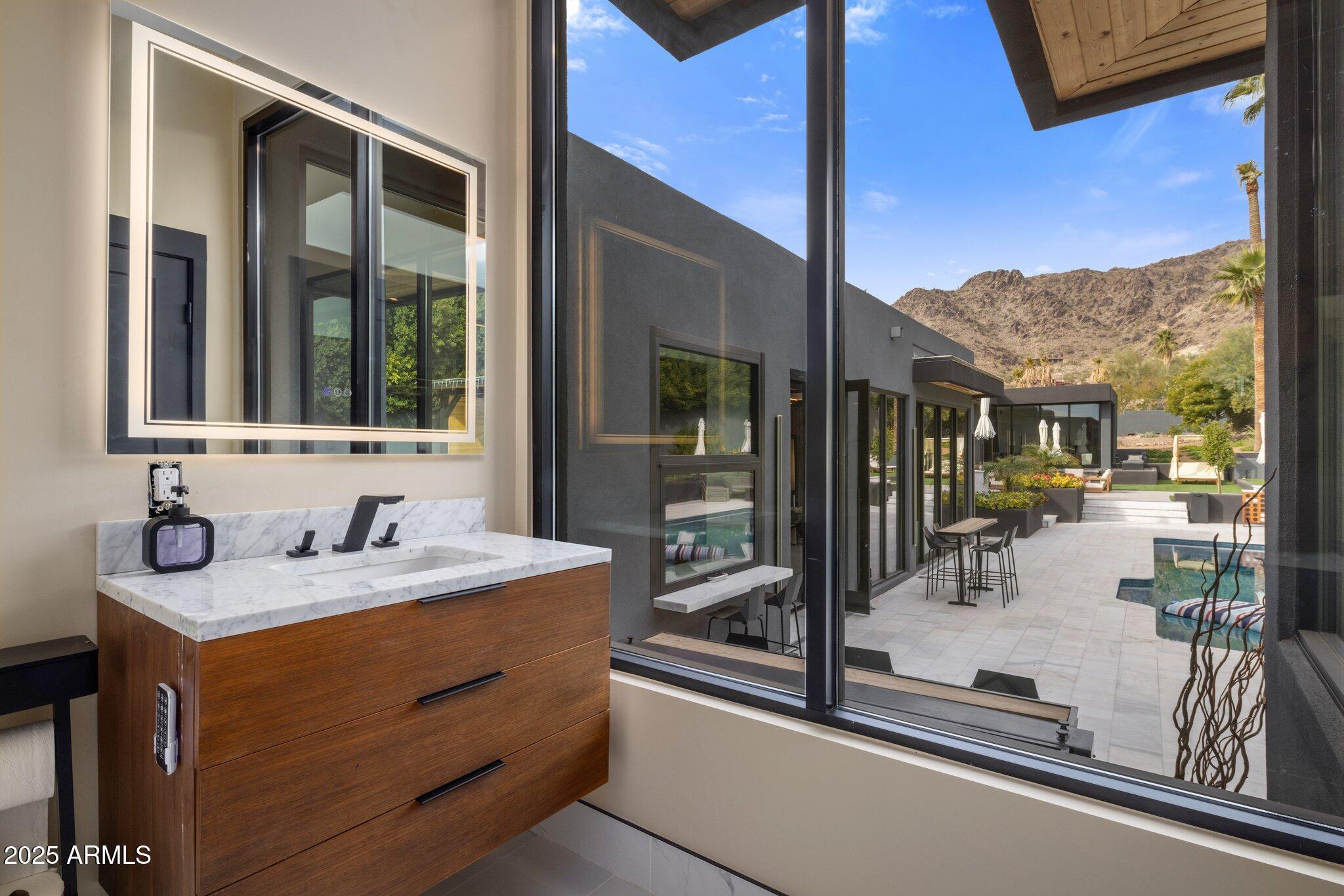 7223 N BLACK ROCK Trail