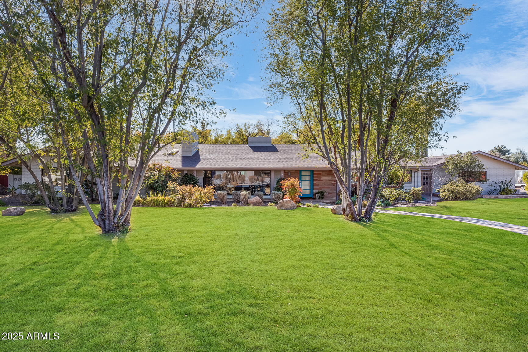 245 W BERRIDGE Lane