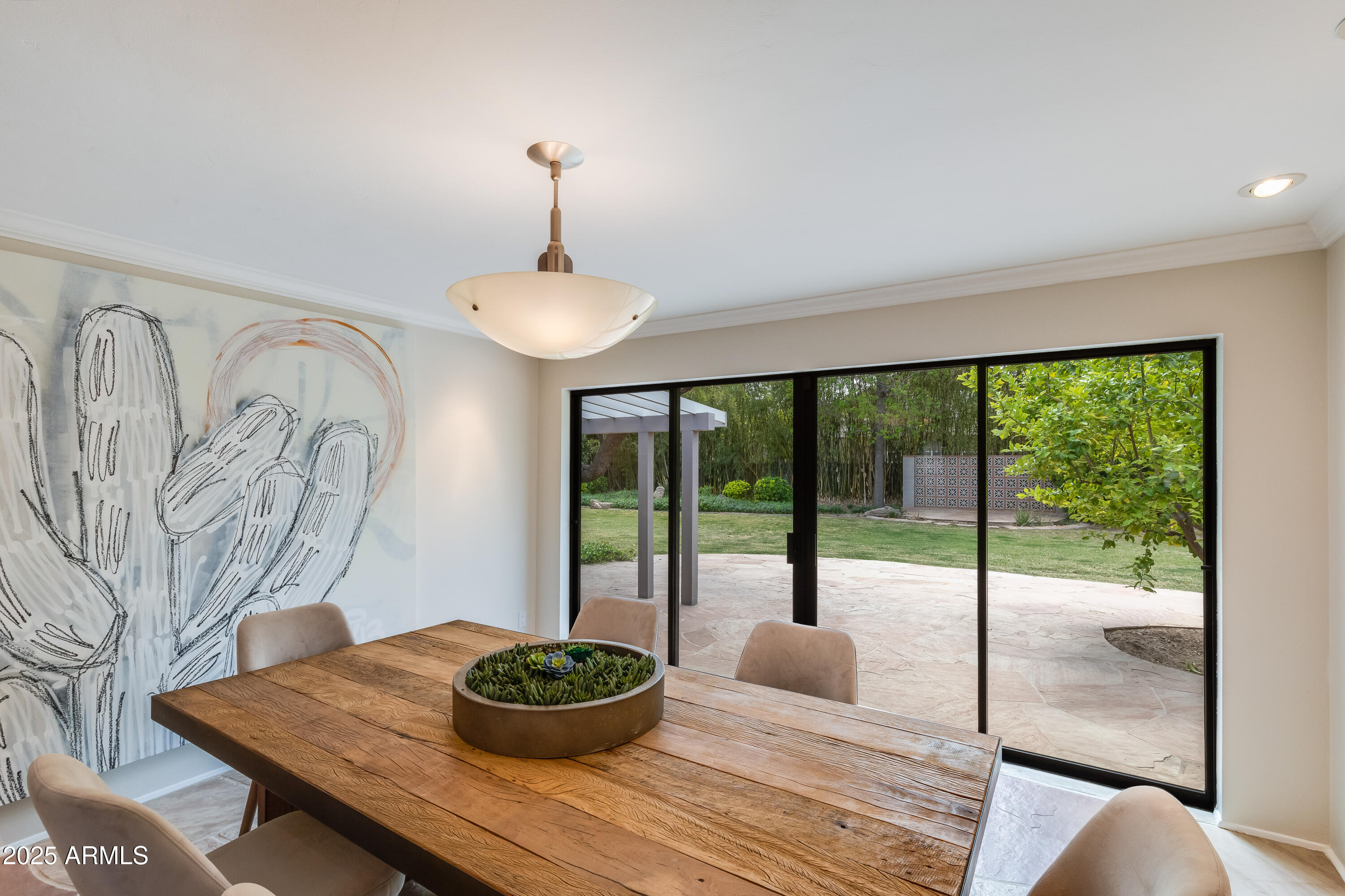 245 W BERRIDGE Lane
