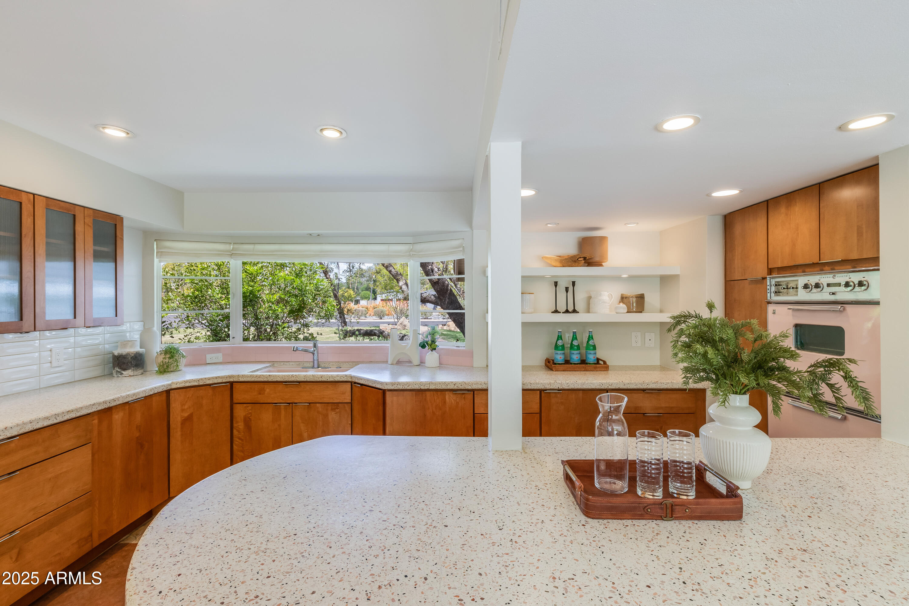 245 W BERRIDGE Lane