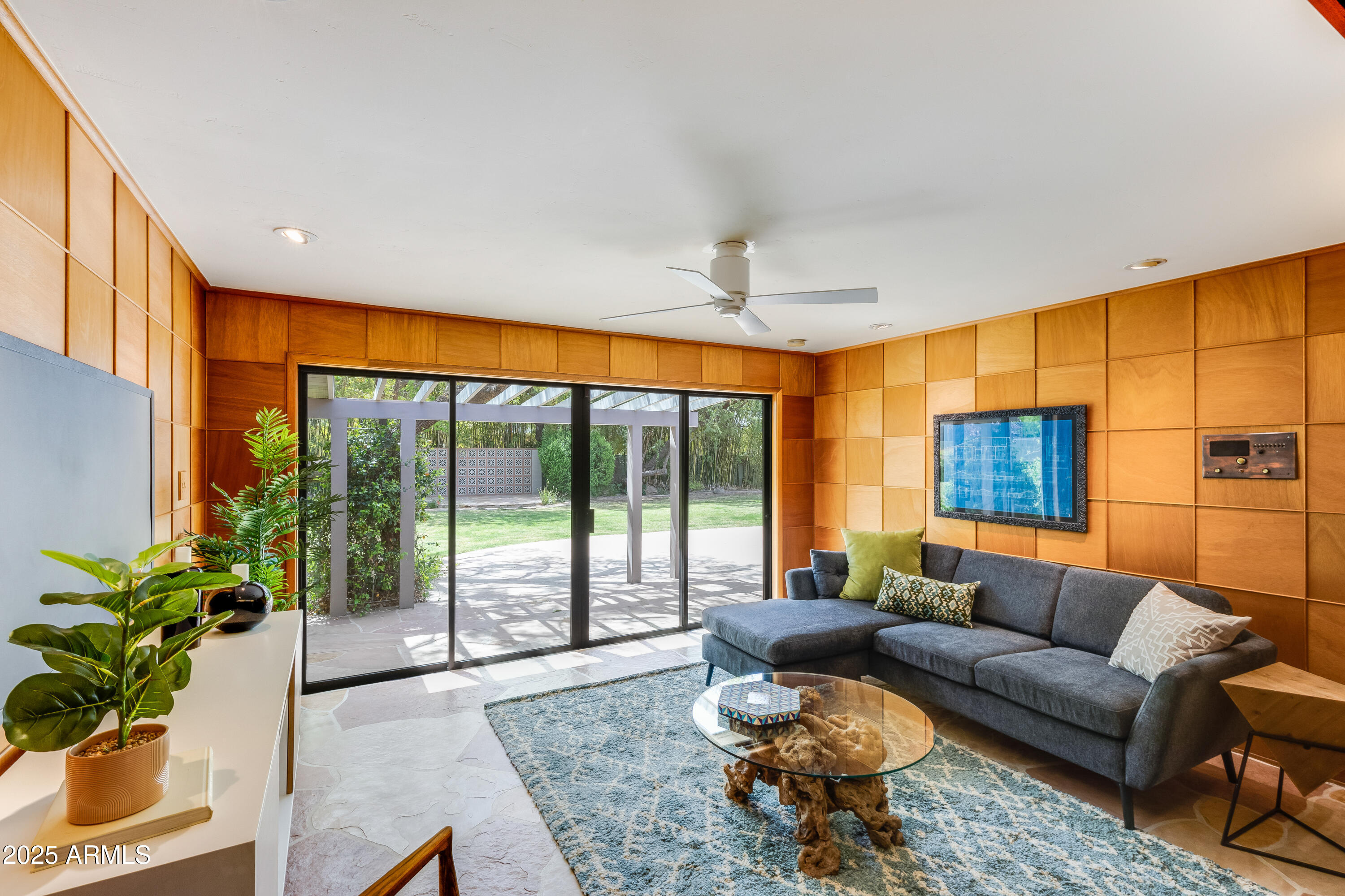 245 W BERRIDGE Lane
