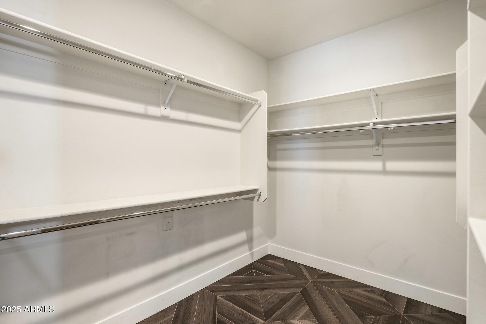 3902 E FAIRMOUNT Avenue