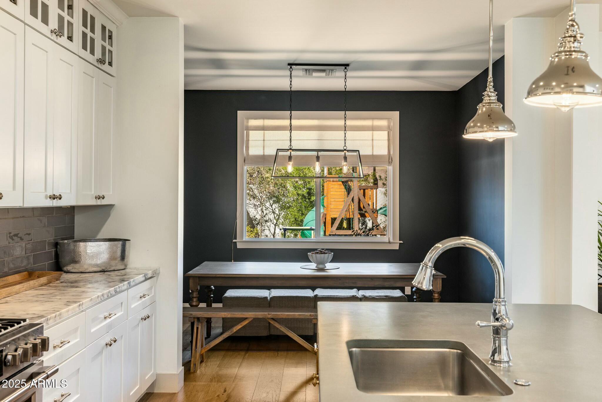 3902 E FAIRMOUNT Avenue