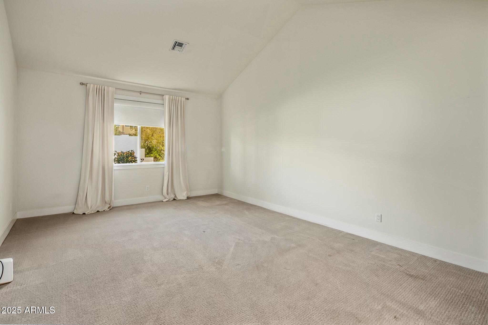 3902 E FAIRMOUNT Avenue