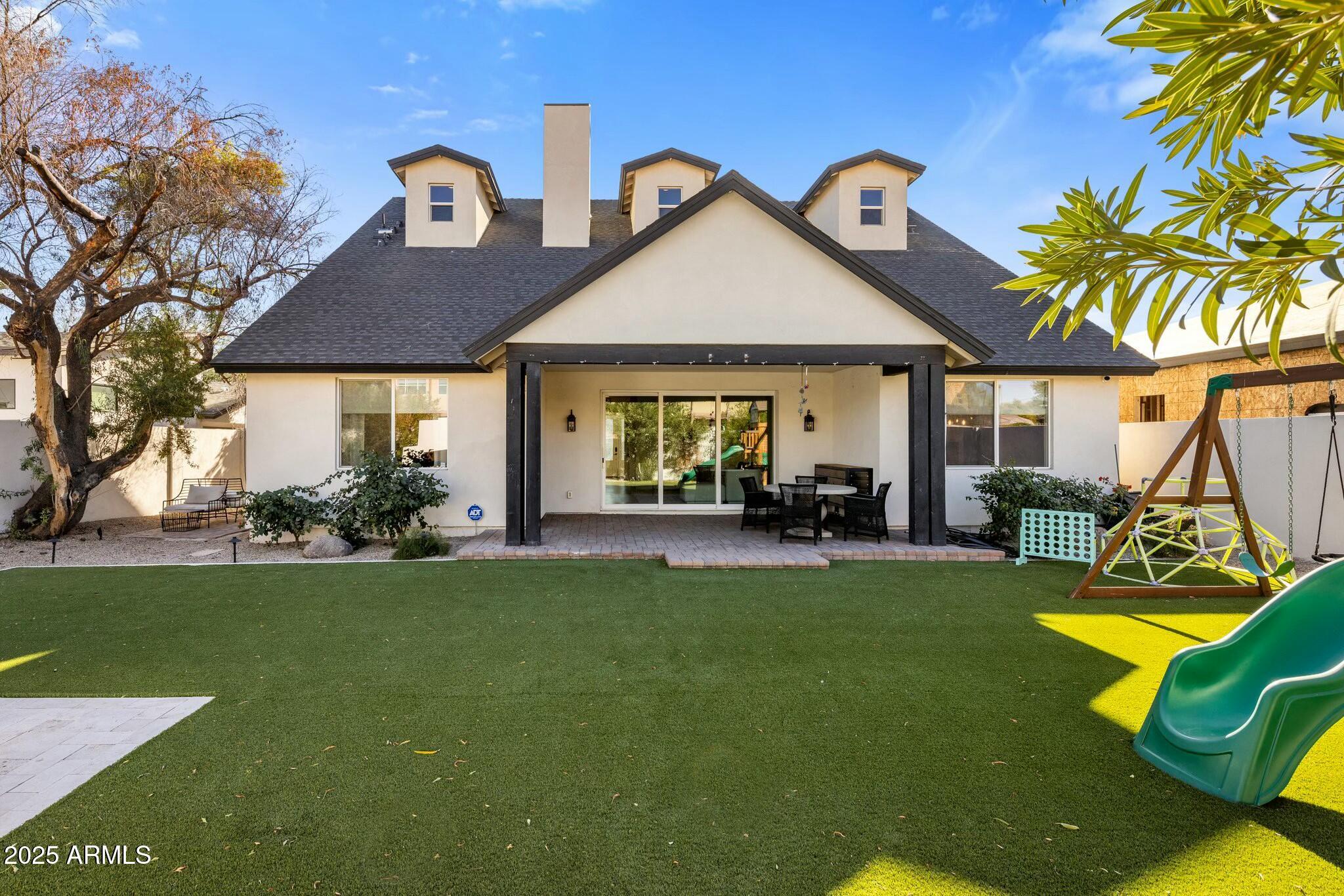 3902 E FAIRMOUNT Avenue