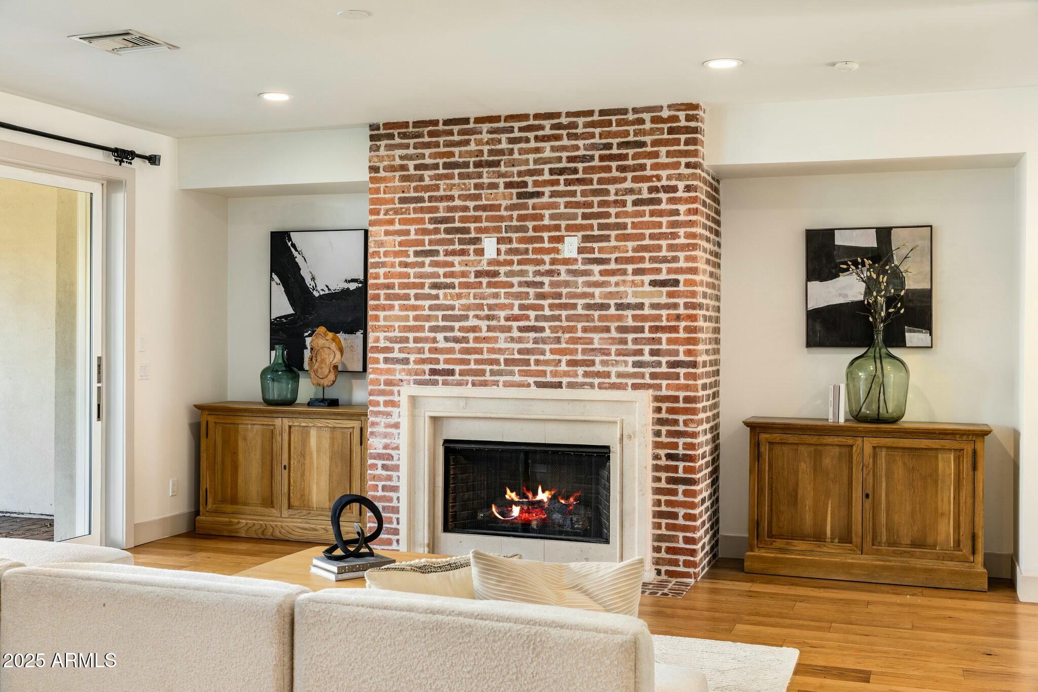 3902 E FAIRMOUNT Avenue