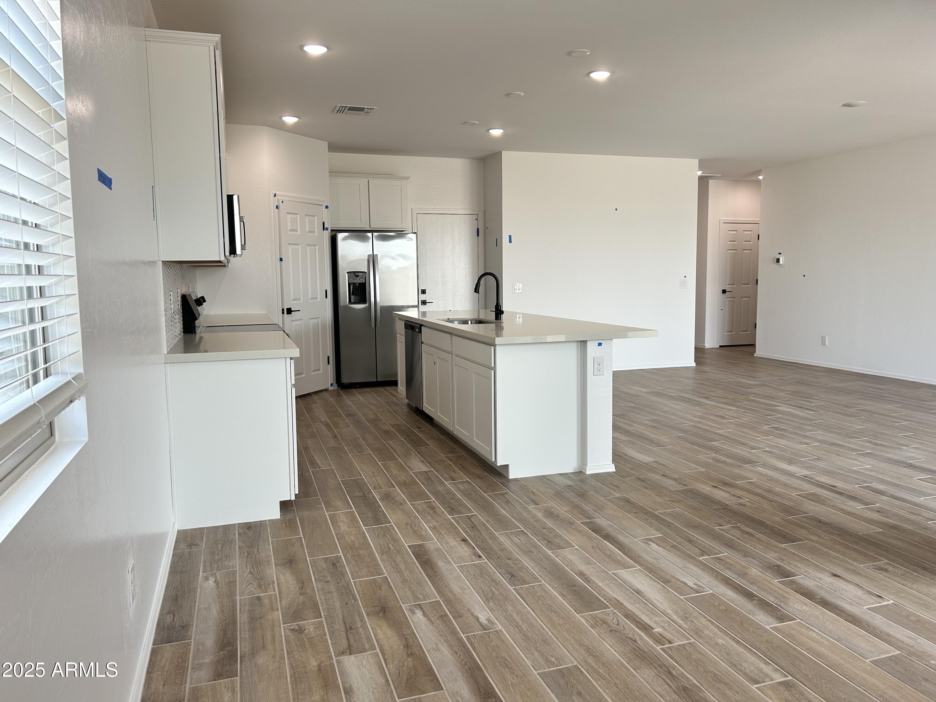 24098 W SUNLAND Avenue