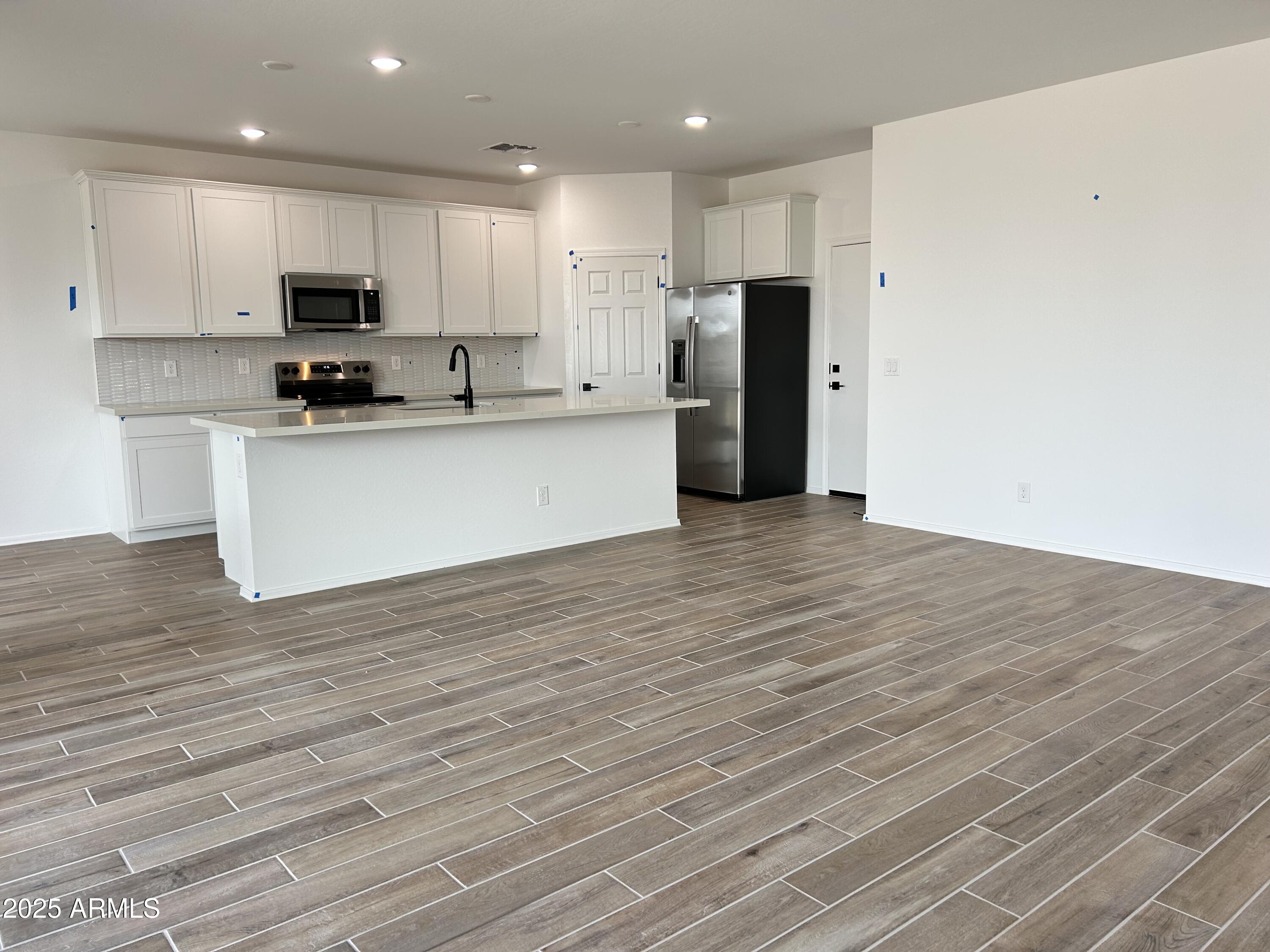 24098 W SUNLAND Avenue