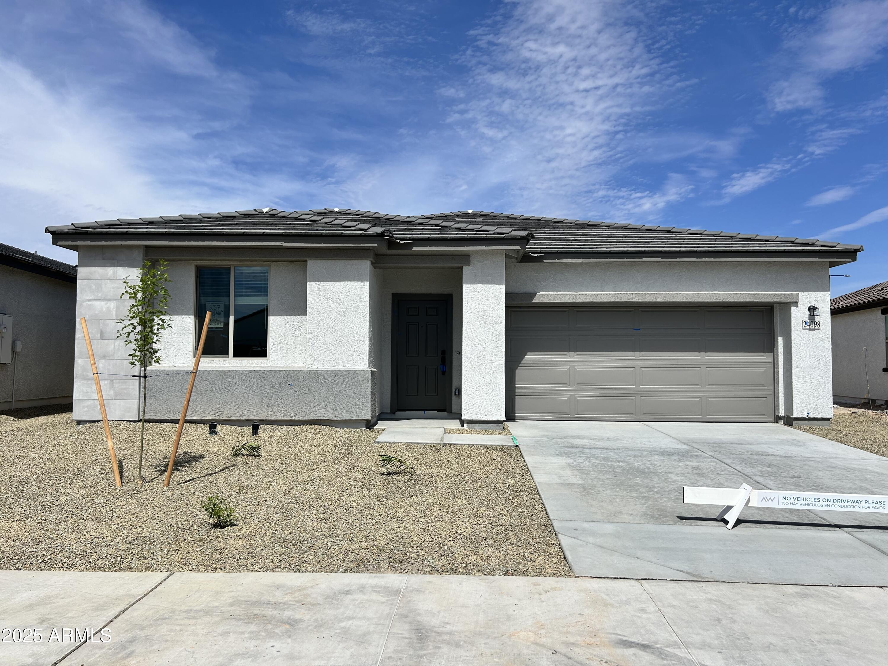 24098 W SUNLAND Avenue