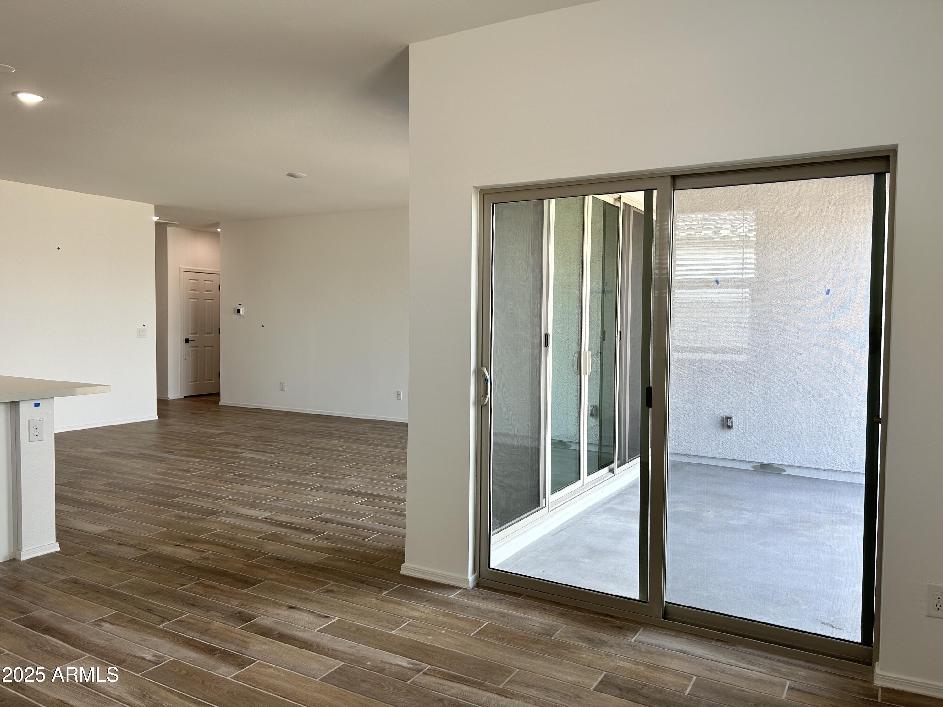 24098 W SUNLAND Avenue