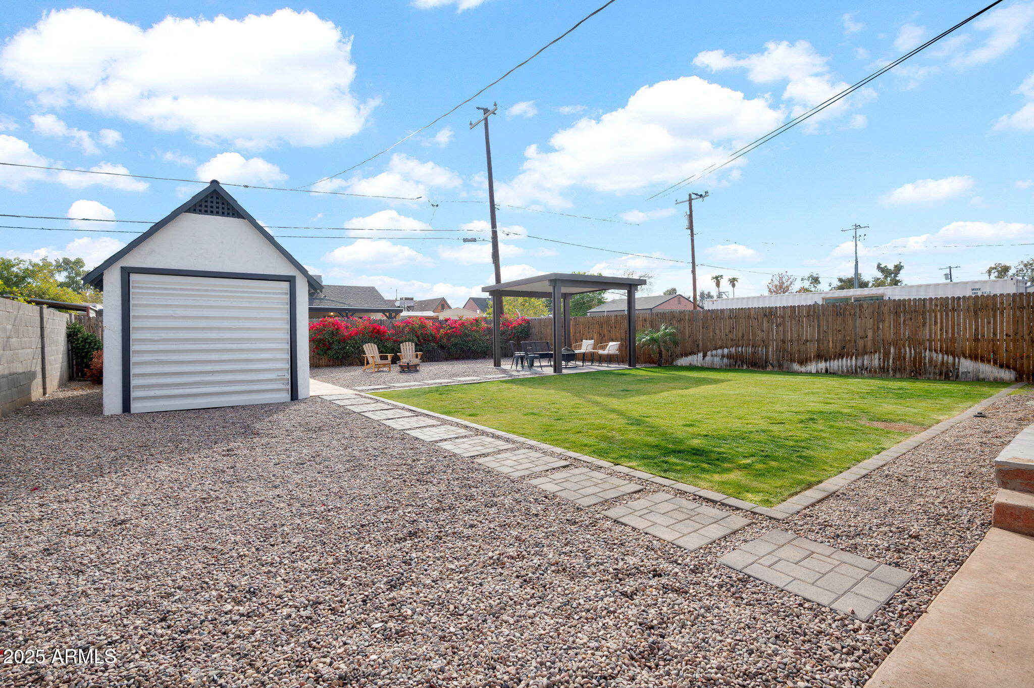 1613 E WILLETTA Street