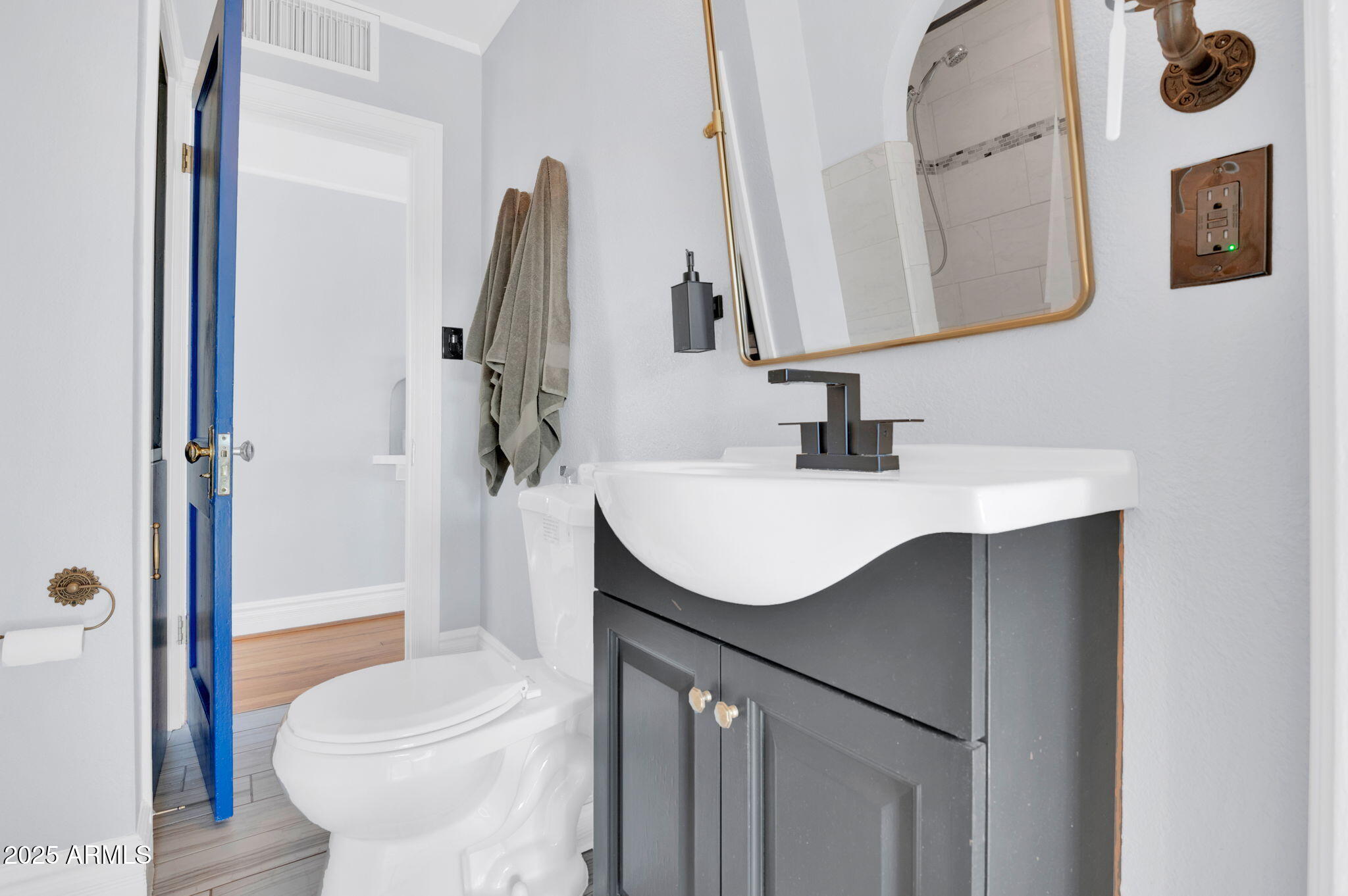 1613 E WILLETTA Street