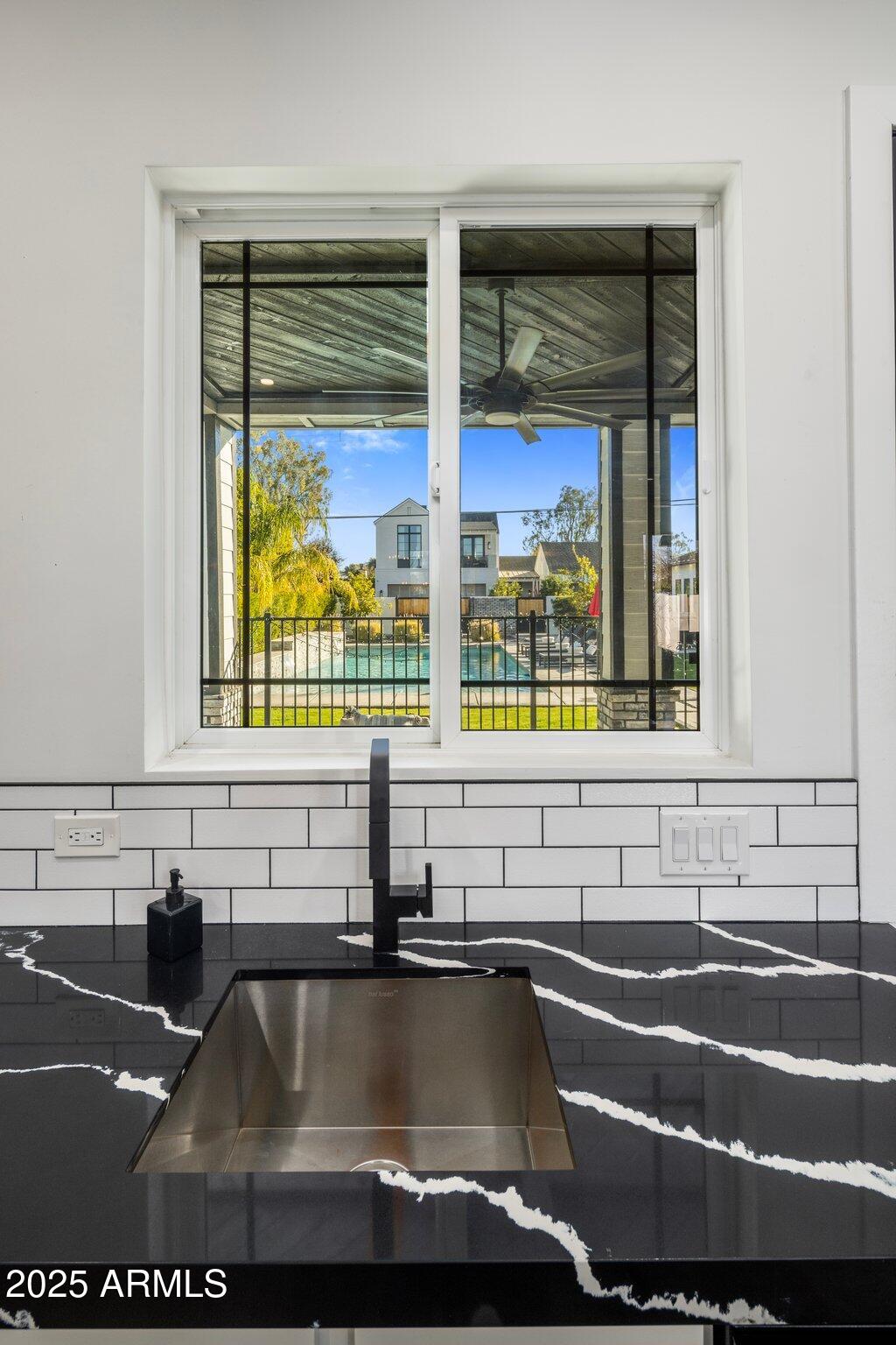 3322 N VALENCIA Lane