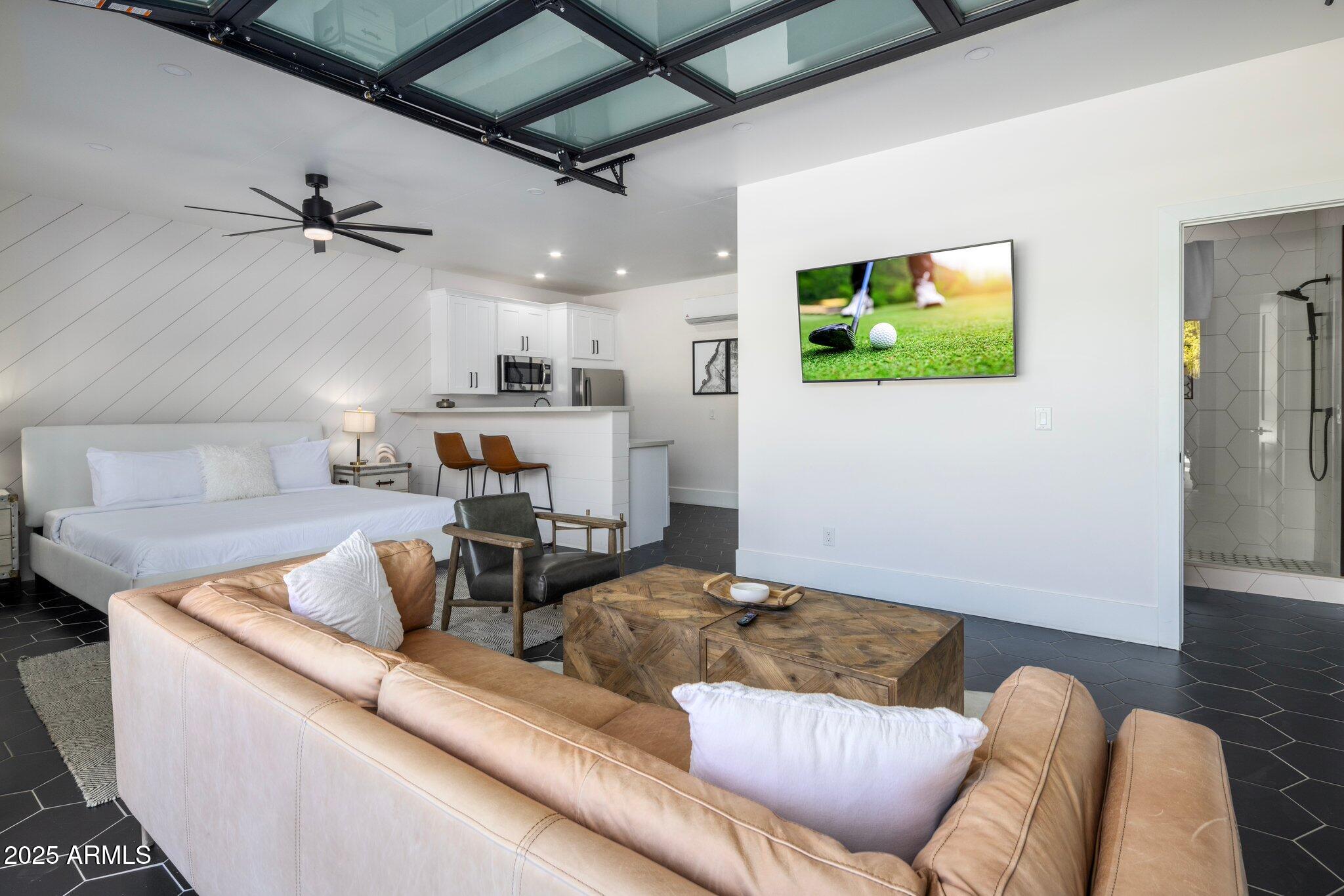 3322 N VALENCIA Lane