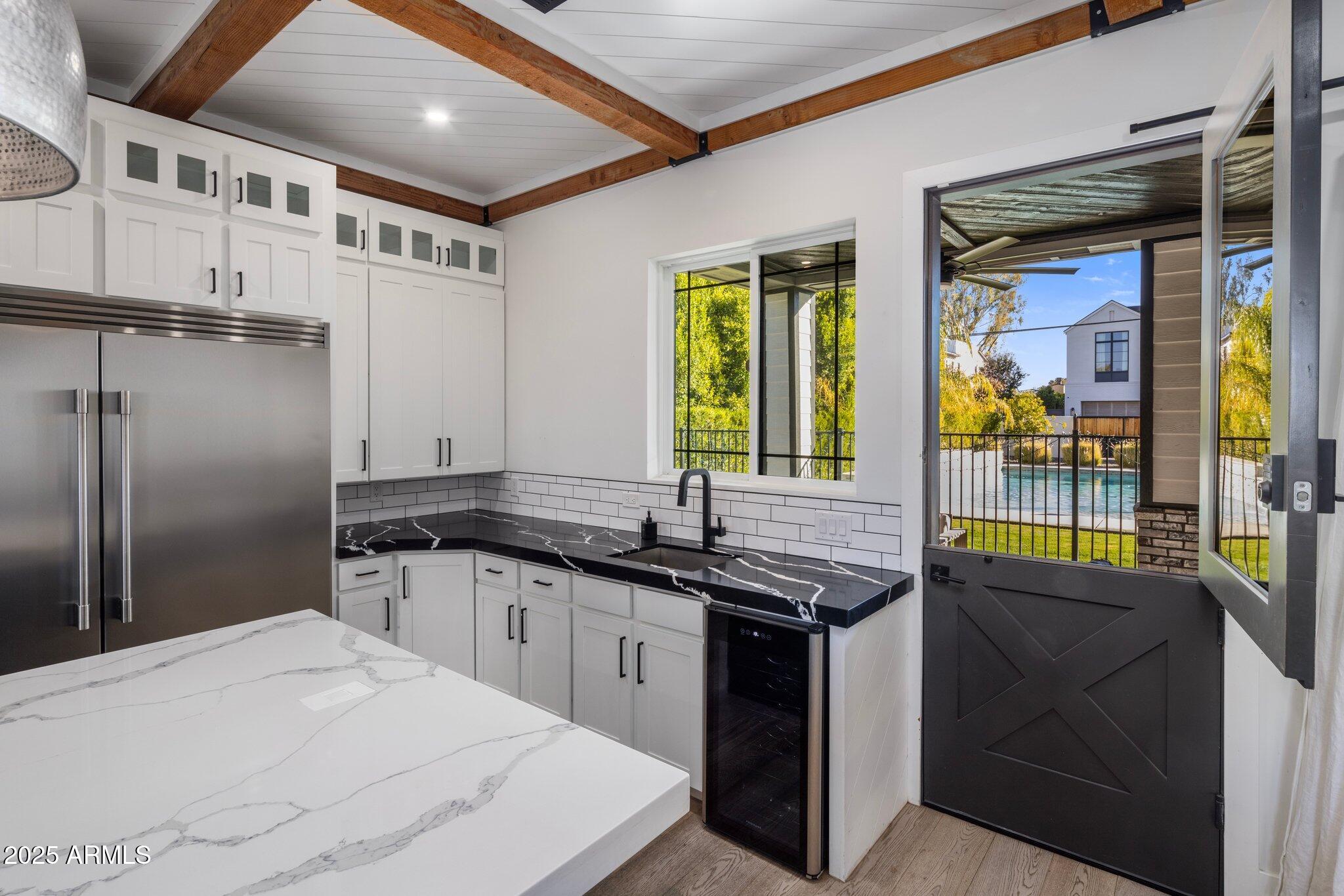 3322 N VALENCIA Lane