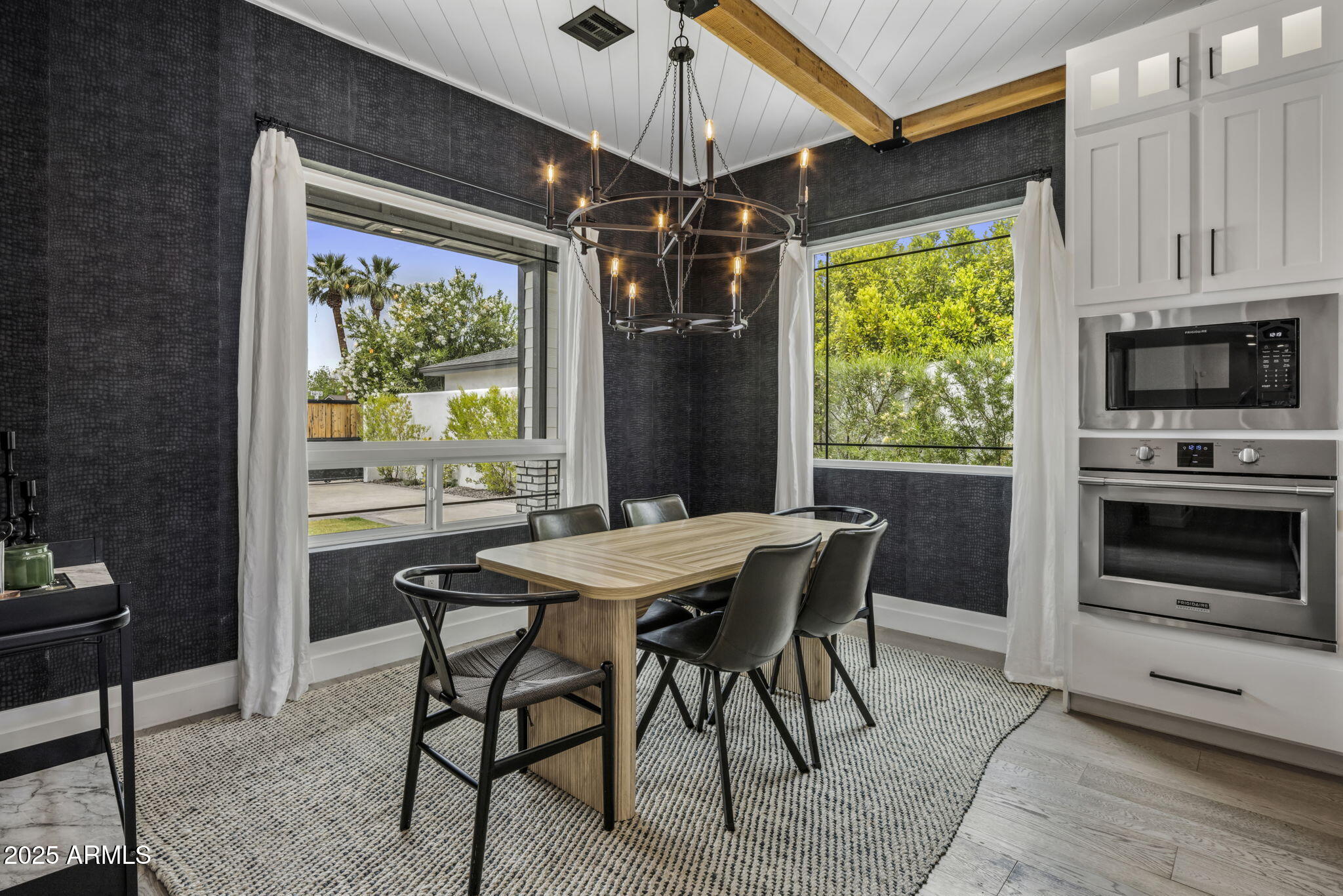 3322 N VALENCIA Lane