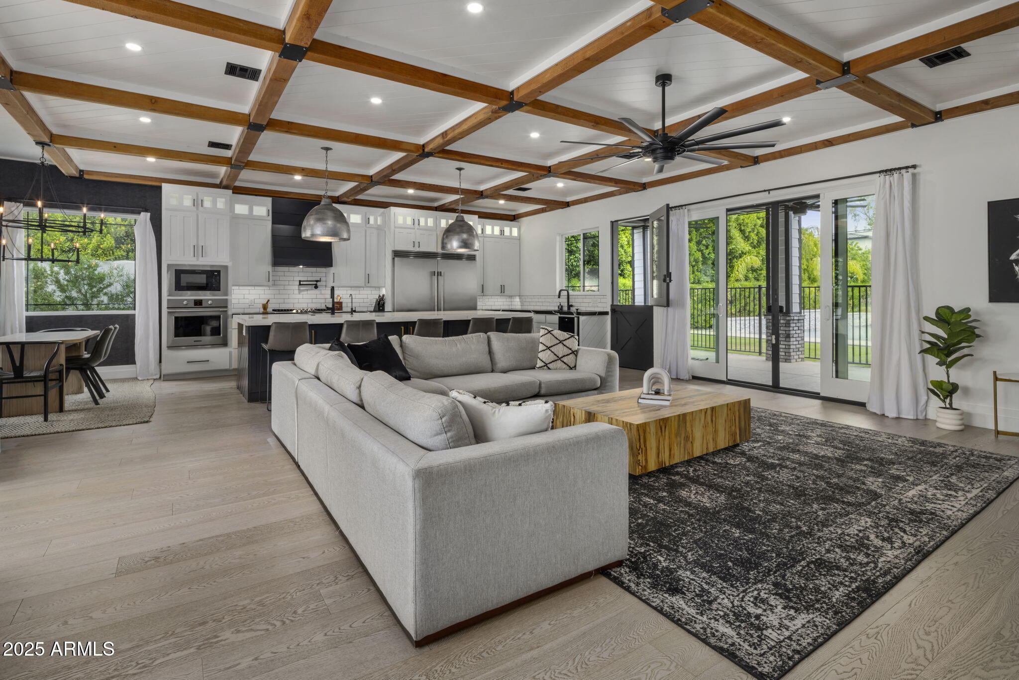 3322 N VALENCIA Lane