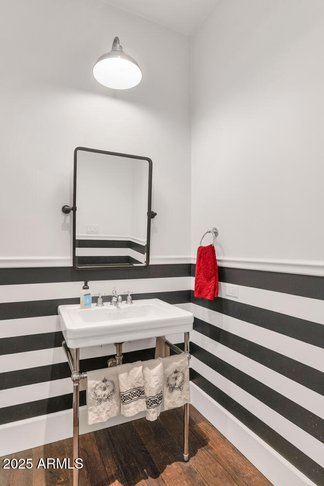 5989 E SAPPHIRE Lane