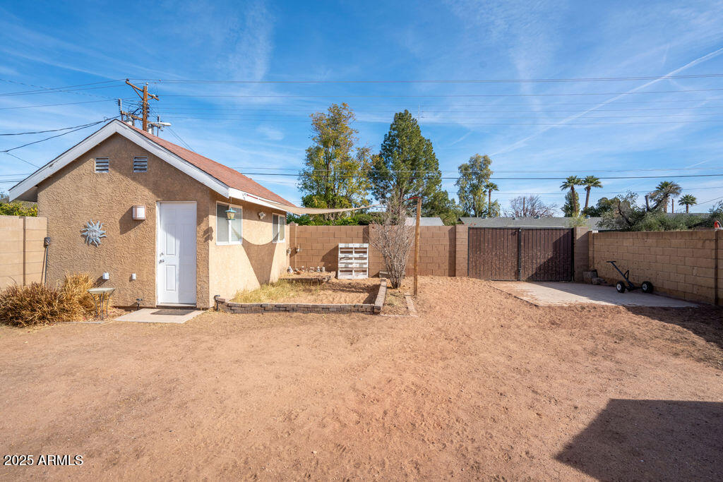 3213 N 41ST Place